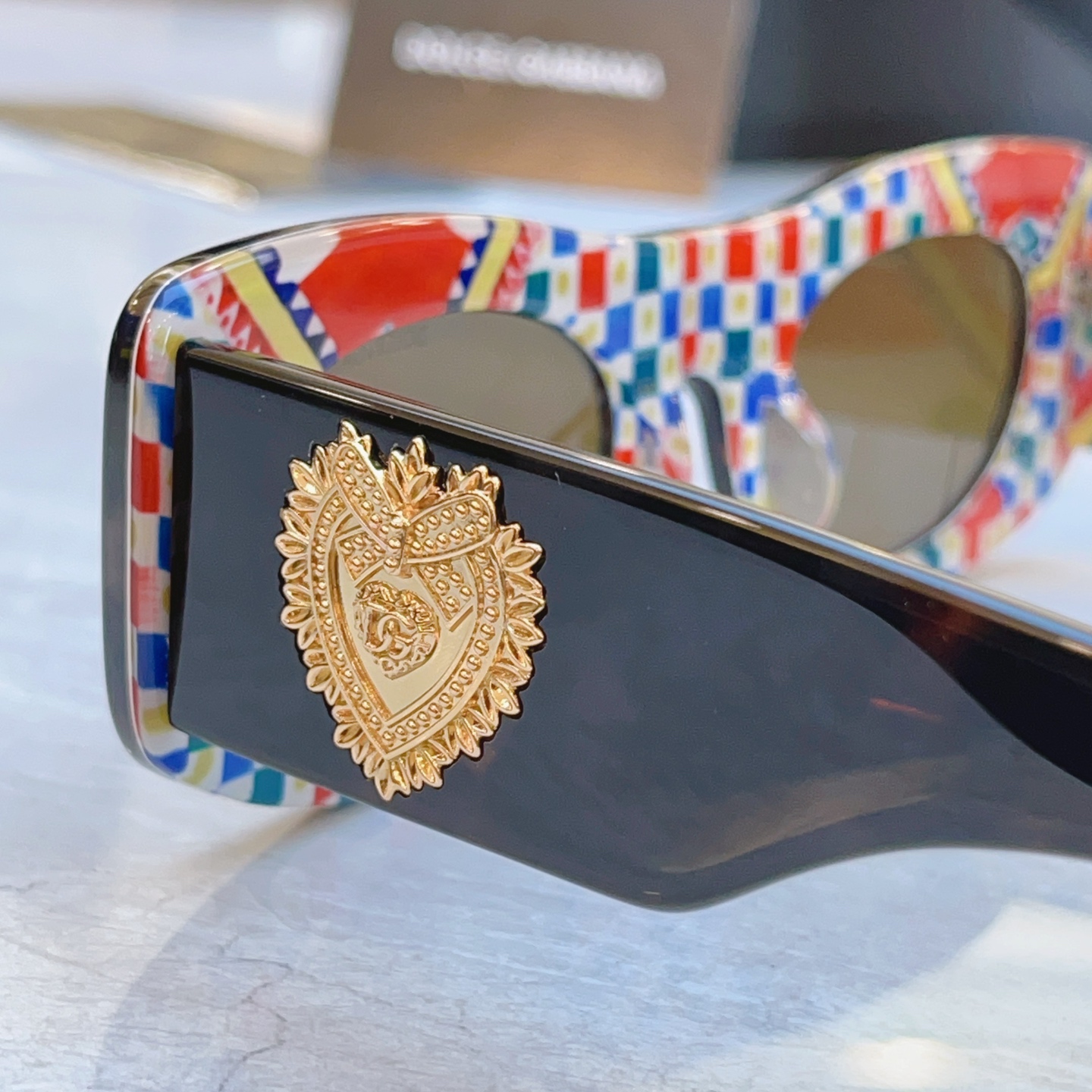 ，【DOLCE & GABBAN*】D*G新款太阳镜，MODEL：DG6679，SIZE：53口22-1