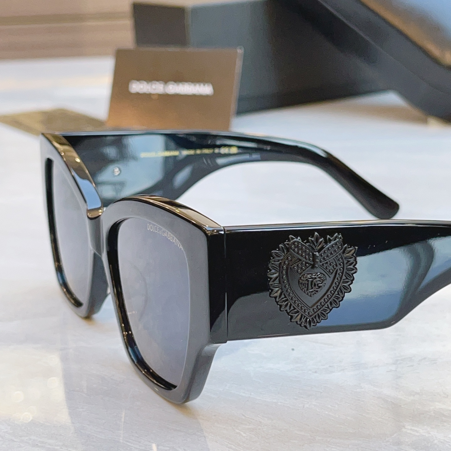 ，【DOLCE & GABBAN*】D*G新款太阳镜，MODEL：DG6680，SIZE：55口17-1