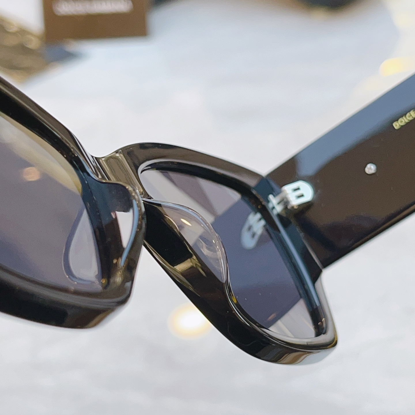 ，【DOLCE & GABBAN*】D*G新款太阳镜，MODEL：DG6680，SIZE：55口17-1