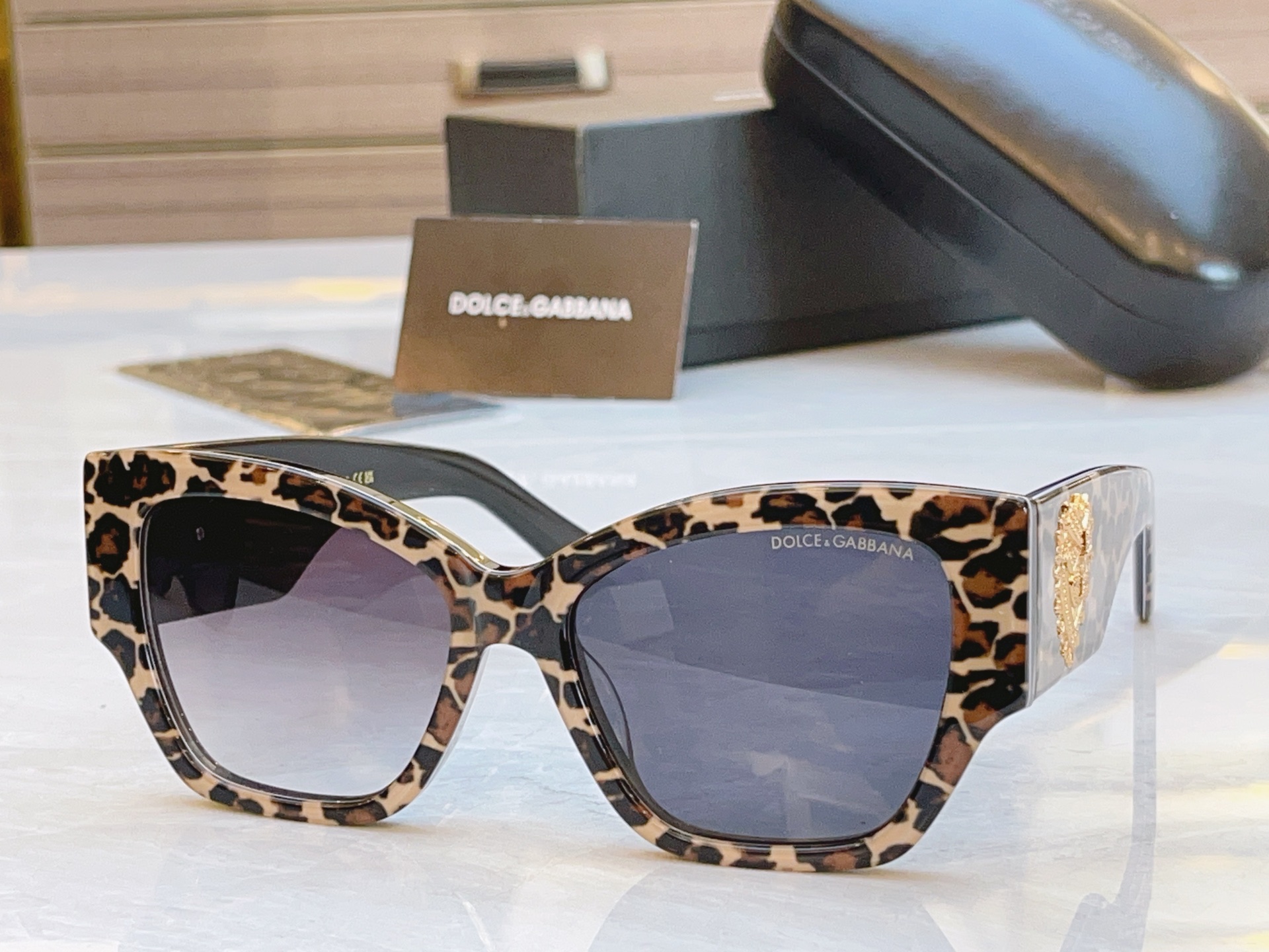 ，【DOLCE & GABBAN*】D*G新款太阳镜，MODEL：DG6680，SIZE：55口17-1