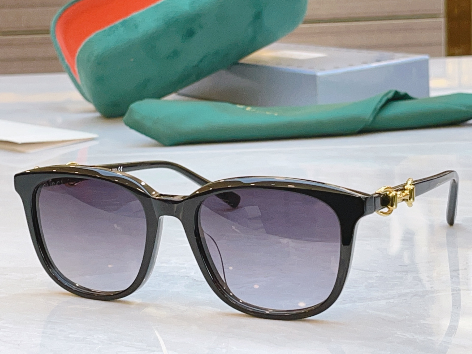 ，【GUCC*】古*驰新款太阳镜🕶️，MODEL：GG2057SK，SIZE：54口19-145