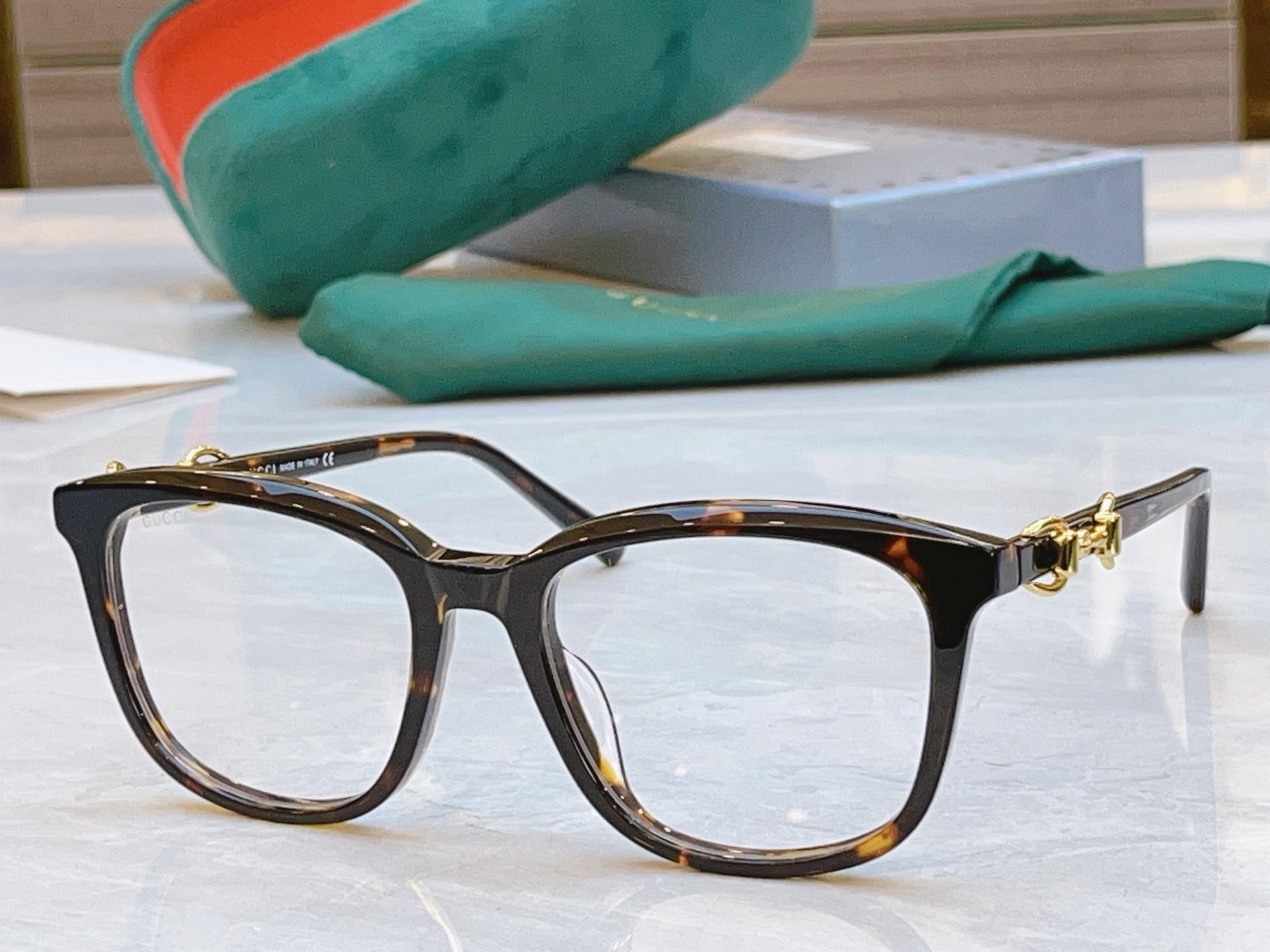 ，【GUCC*】古*驰新款太阳镜🕶️，MODEL：GG2057SK，SIZE：54口19-145