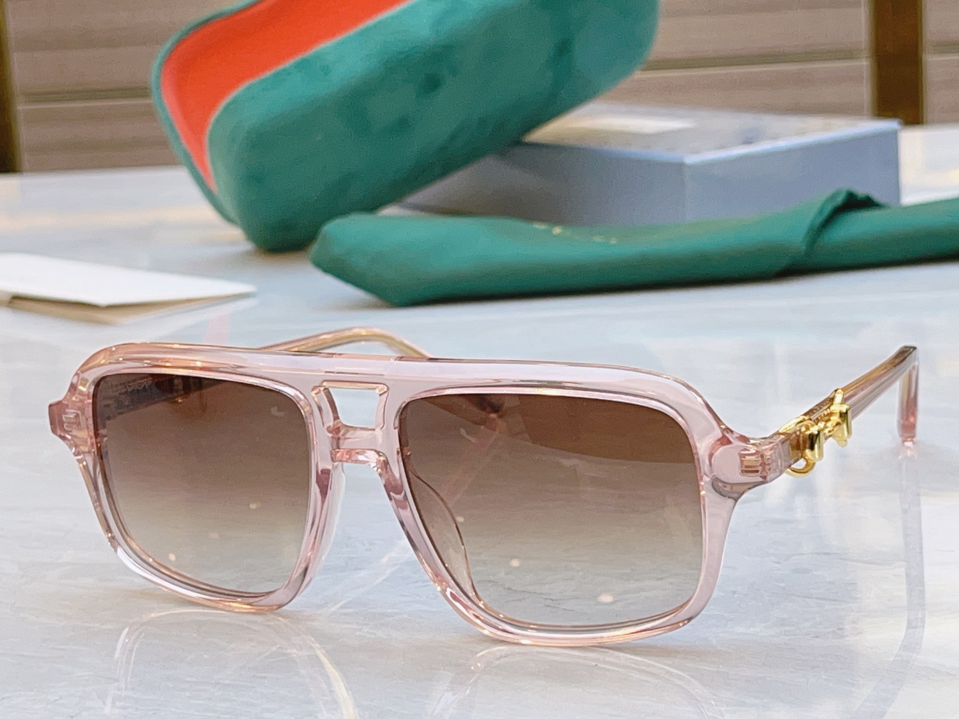 ，【GUCC*】古*驰新款太阳镜🕶️，MODEL：GG2052S，SIZE：53口17-145