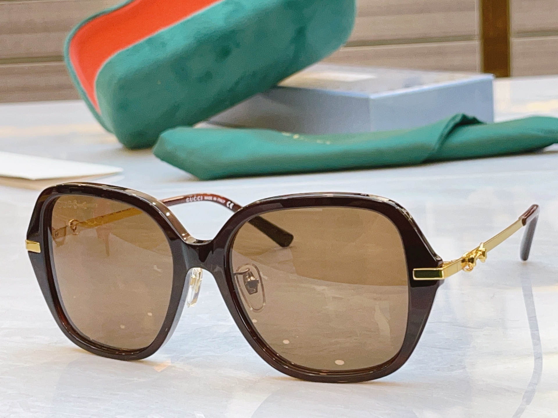 ，【GUCC*】古*驰新款太阳镜🕶️，MODEL：GG2055SA，SIZE：54口17-140