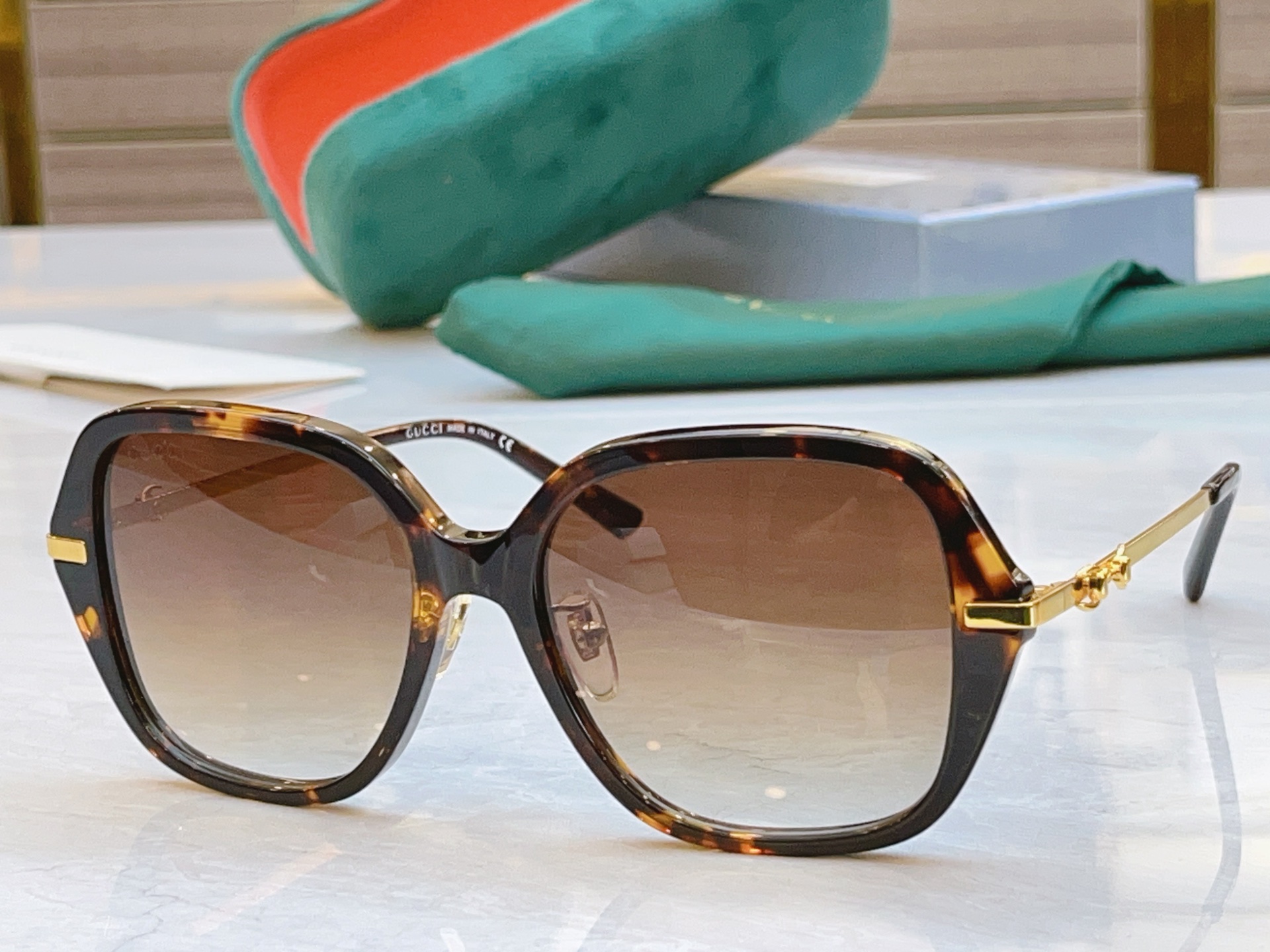 ，【GUCC*】古*驰新款太阳镜🕶️，MODEL：GG2055SA，SIZE：54口17-140