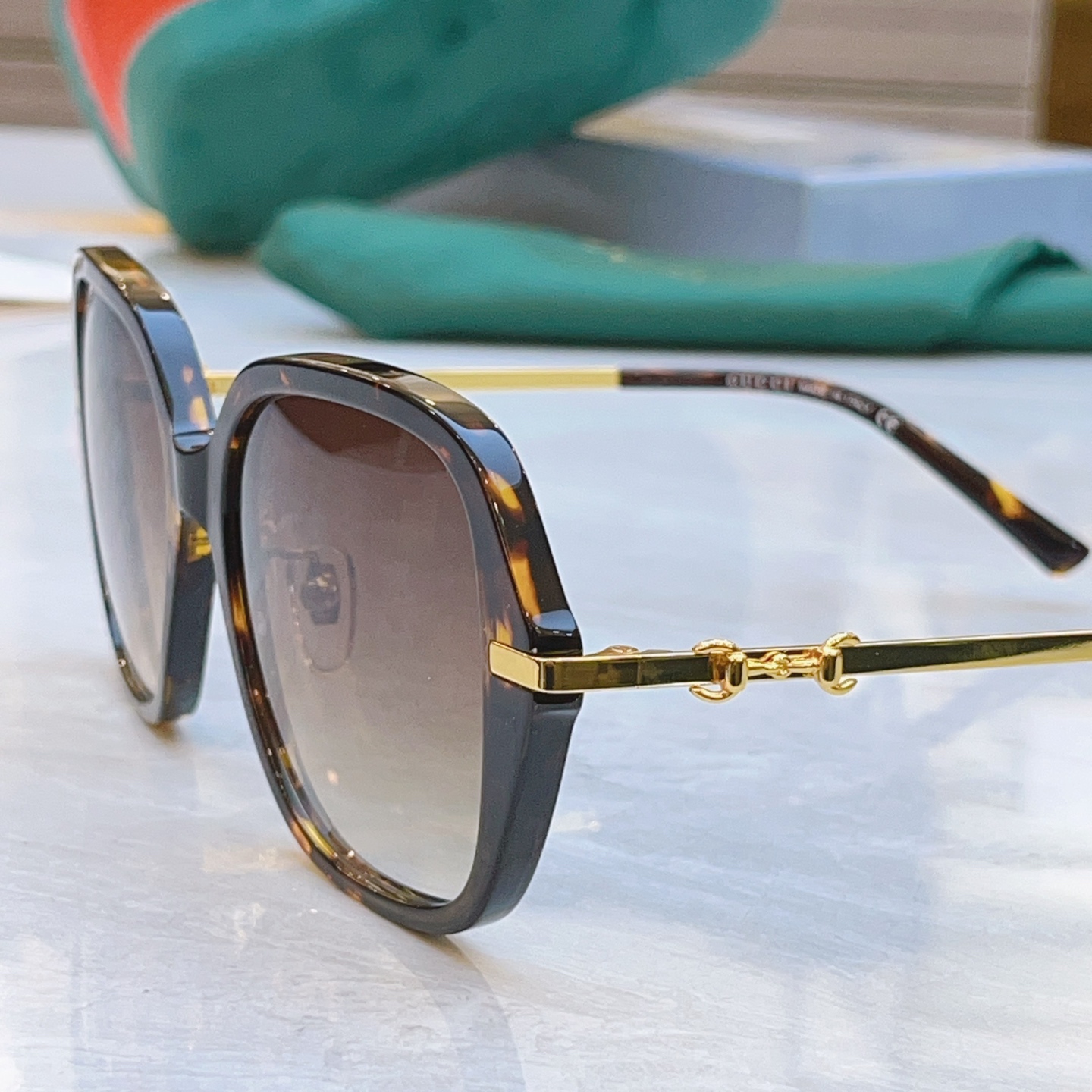 ，【GUCC*】古*驰新款太阳镜🕶️，MODEL：GG2055SA，SIZE：54口17-140