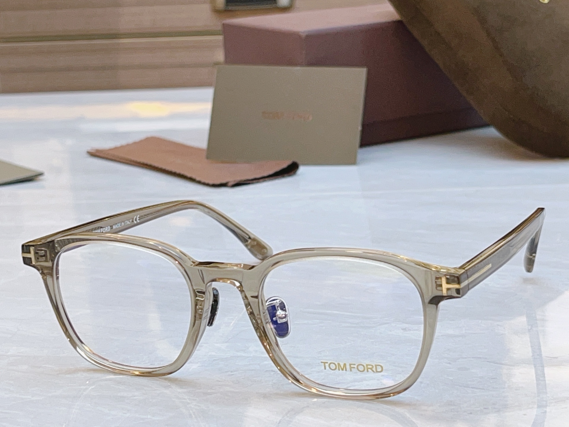 ，【TOM FOR*】汤姆*福特新款眼镜架，MODEL：FT6012-K-B，SIZE：50口21-14
