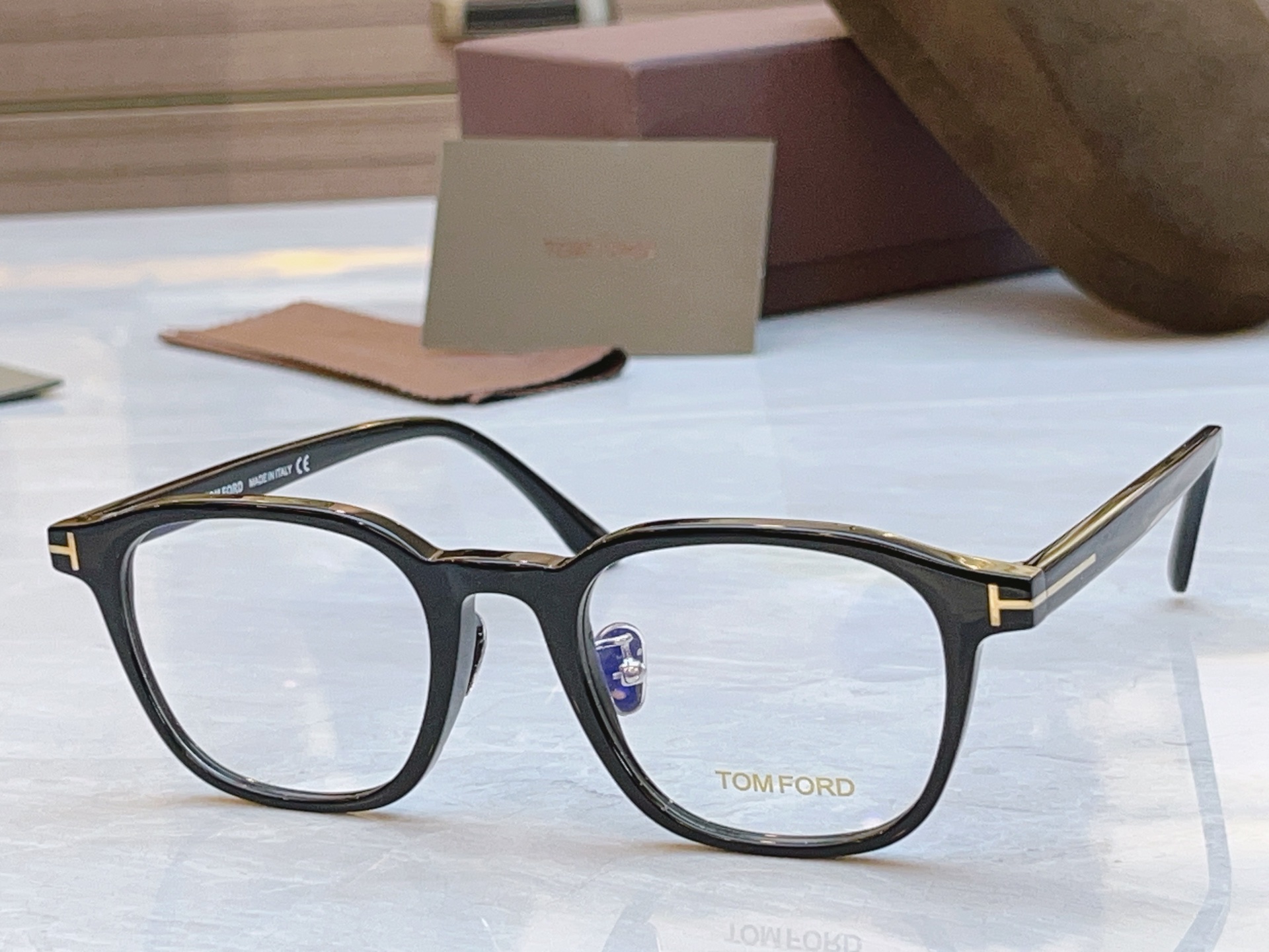 ，【TOM FOR*】汤姆*福特新款眼镜架，MODEL：FT6012-K-B，SIZE：50口21-14