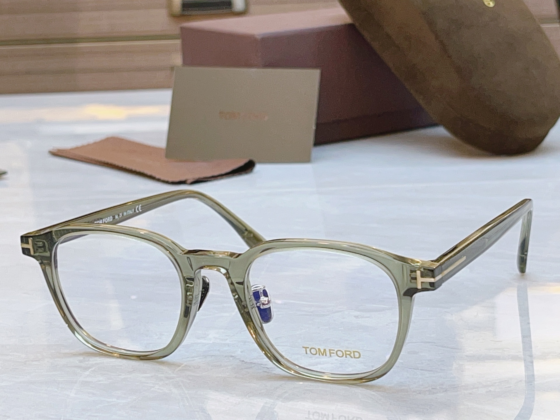 ，【TOM FOR*】汤姆*福特新款眼镜架，MODEL：FT6012-K-B，SIZE：50口21-14