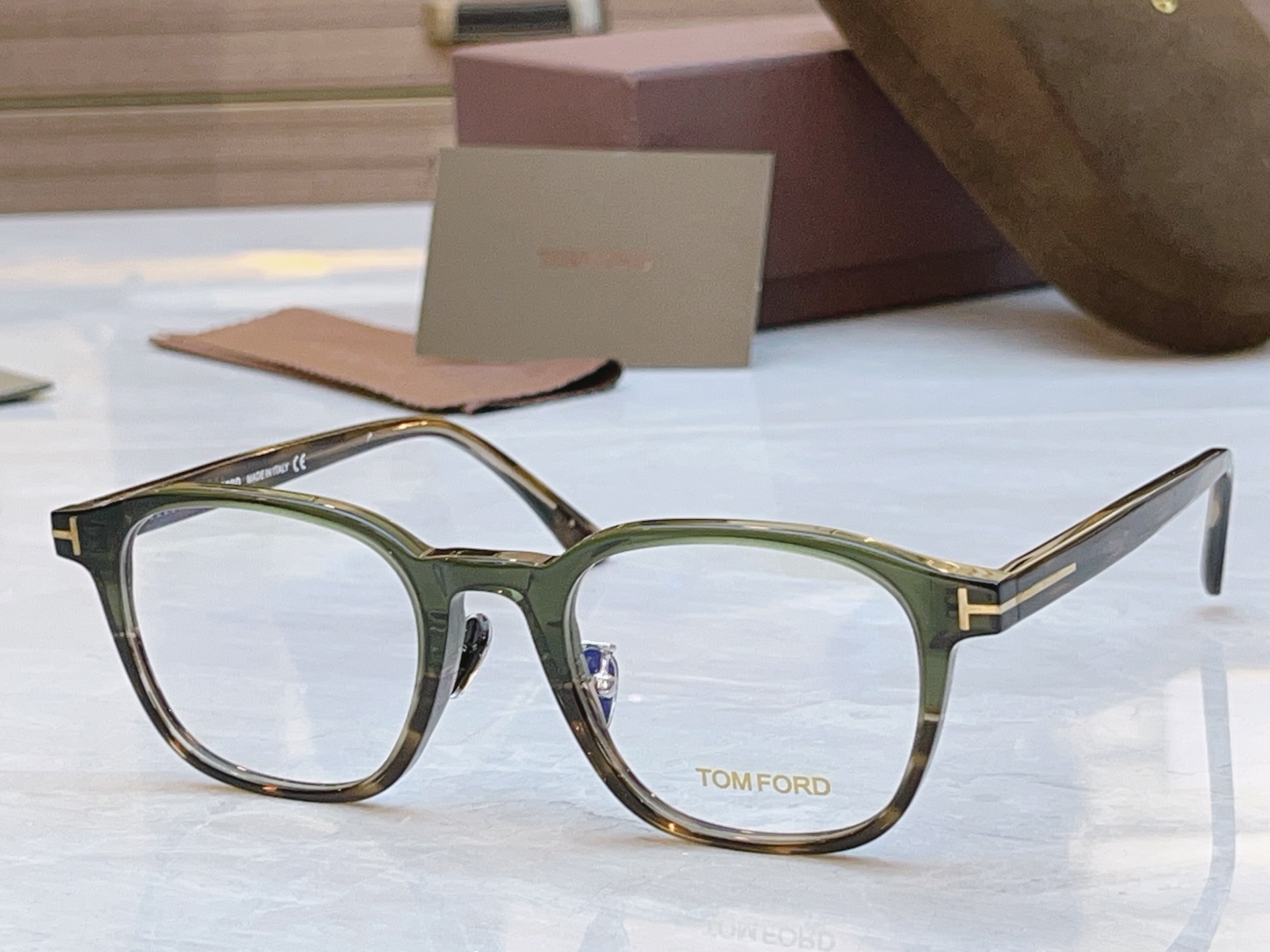 ，【TOM FOR*】汤姆*福特新款眼镜架，MODEL：FT6012-K-B，SIZE：50口21-14