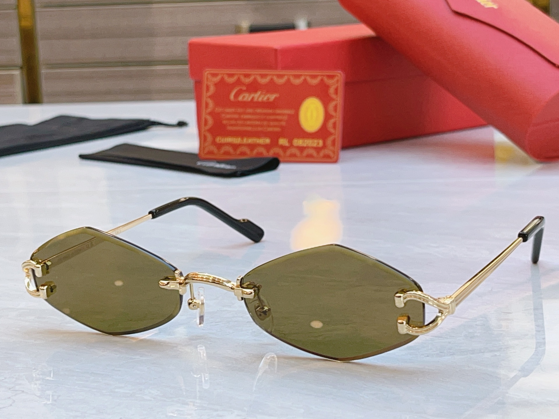 ，【CARTIE*】卡地*亚新款太阳镜🕶️，Mod:CT0552S，Size:55口17-140