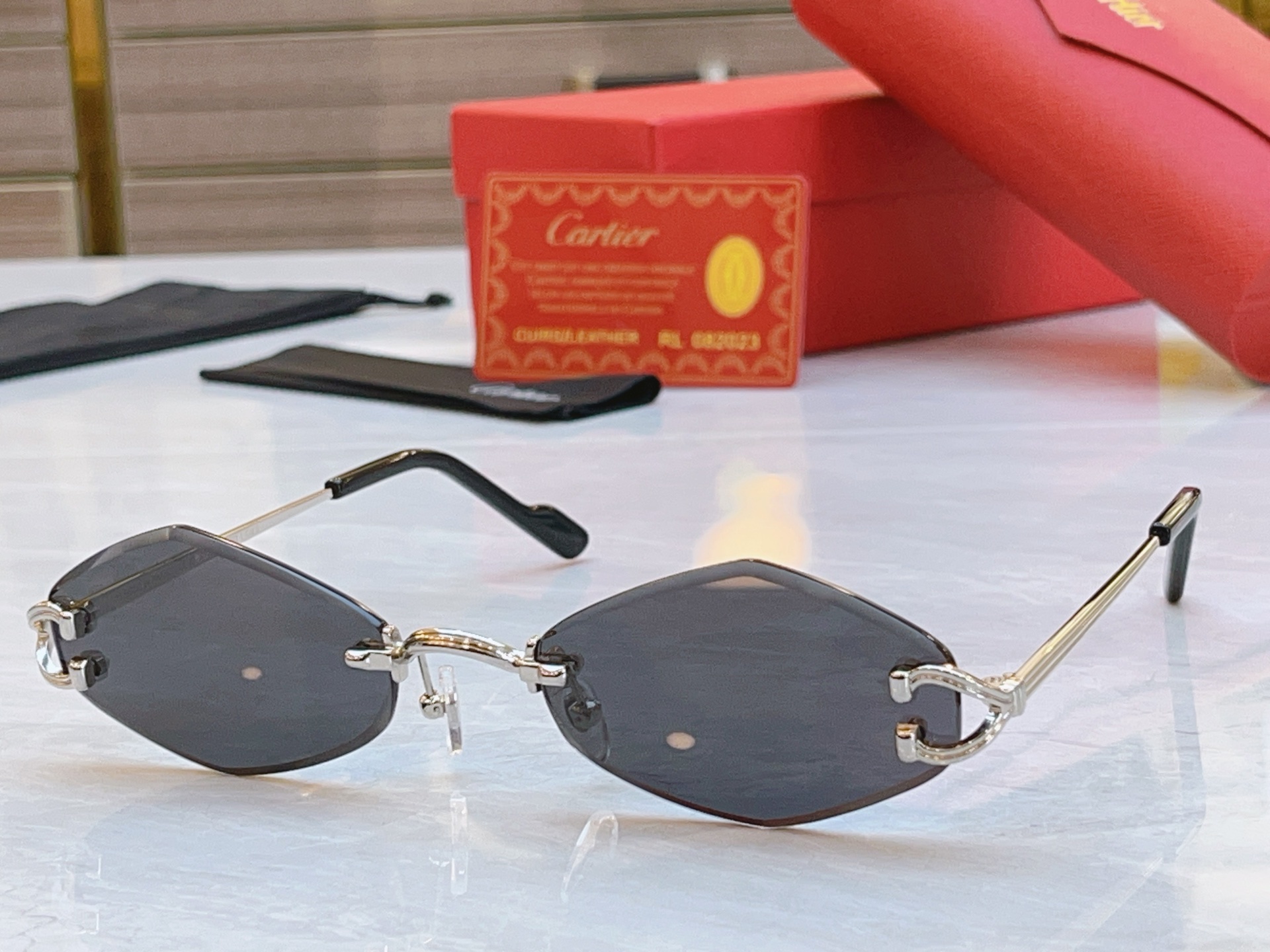 ，【CARTIE*】卡地*亚新款太阳镜🕶️，Mod:CT0552S，Size:55口17-140