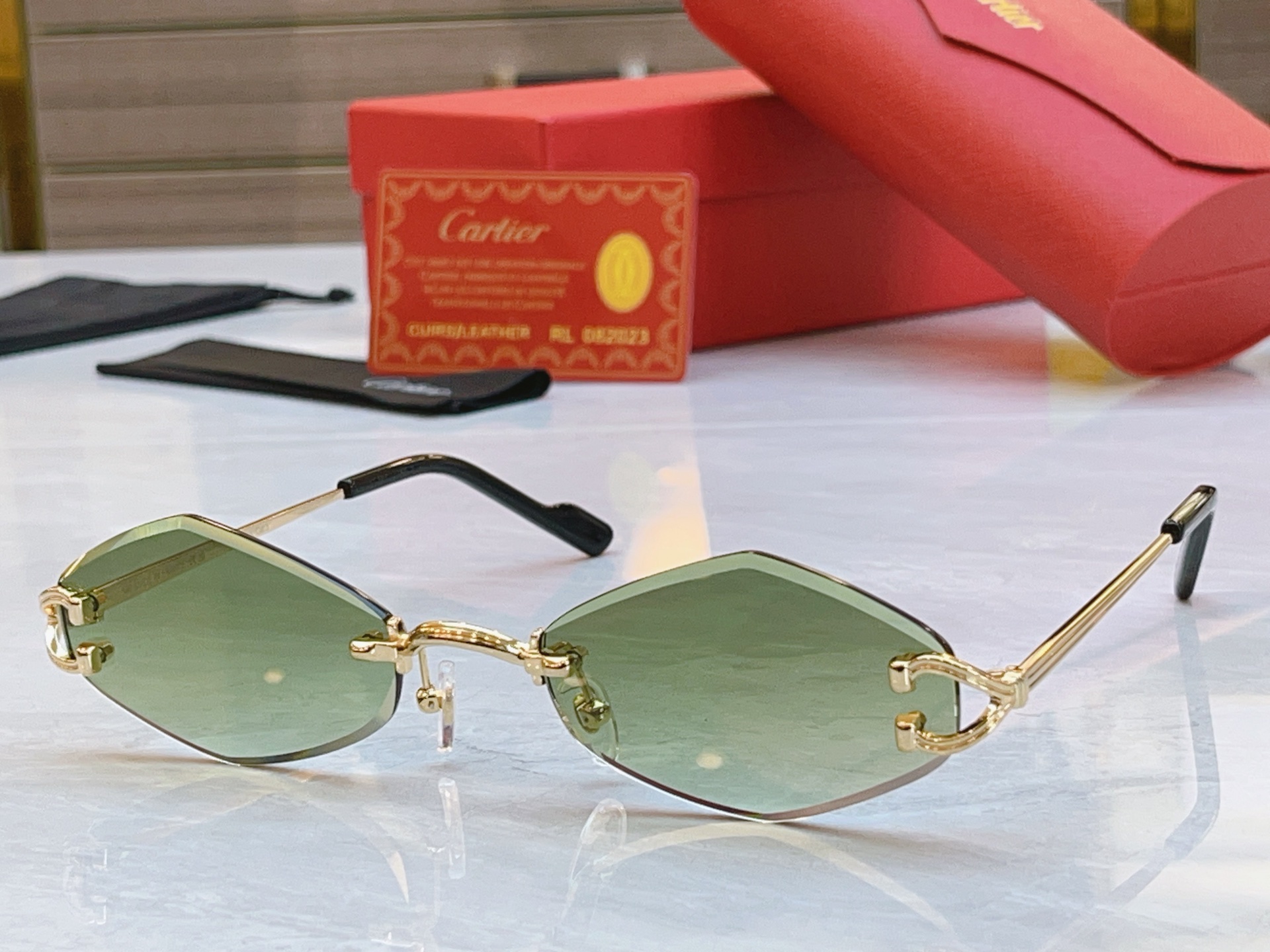 ，【CARTIE*】卡地*亚新款太阳镜🕶️，Mod:CT0552S，Size:55口17-140