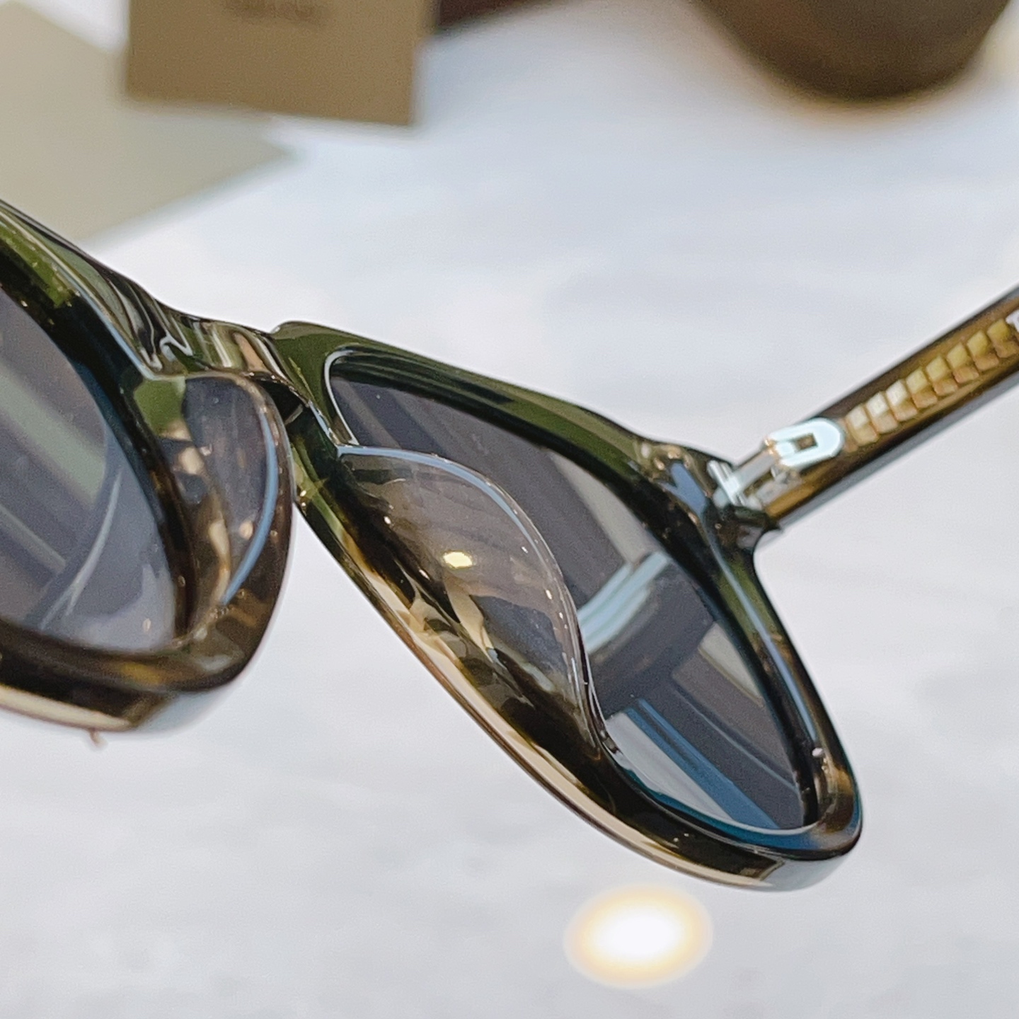 ，【TOM FOR*】汤姆*福特新款太阳镜，MODEL：TF0975，SIZE：52口23-145