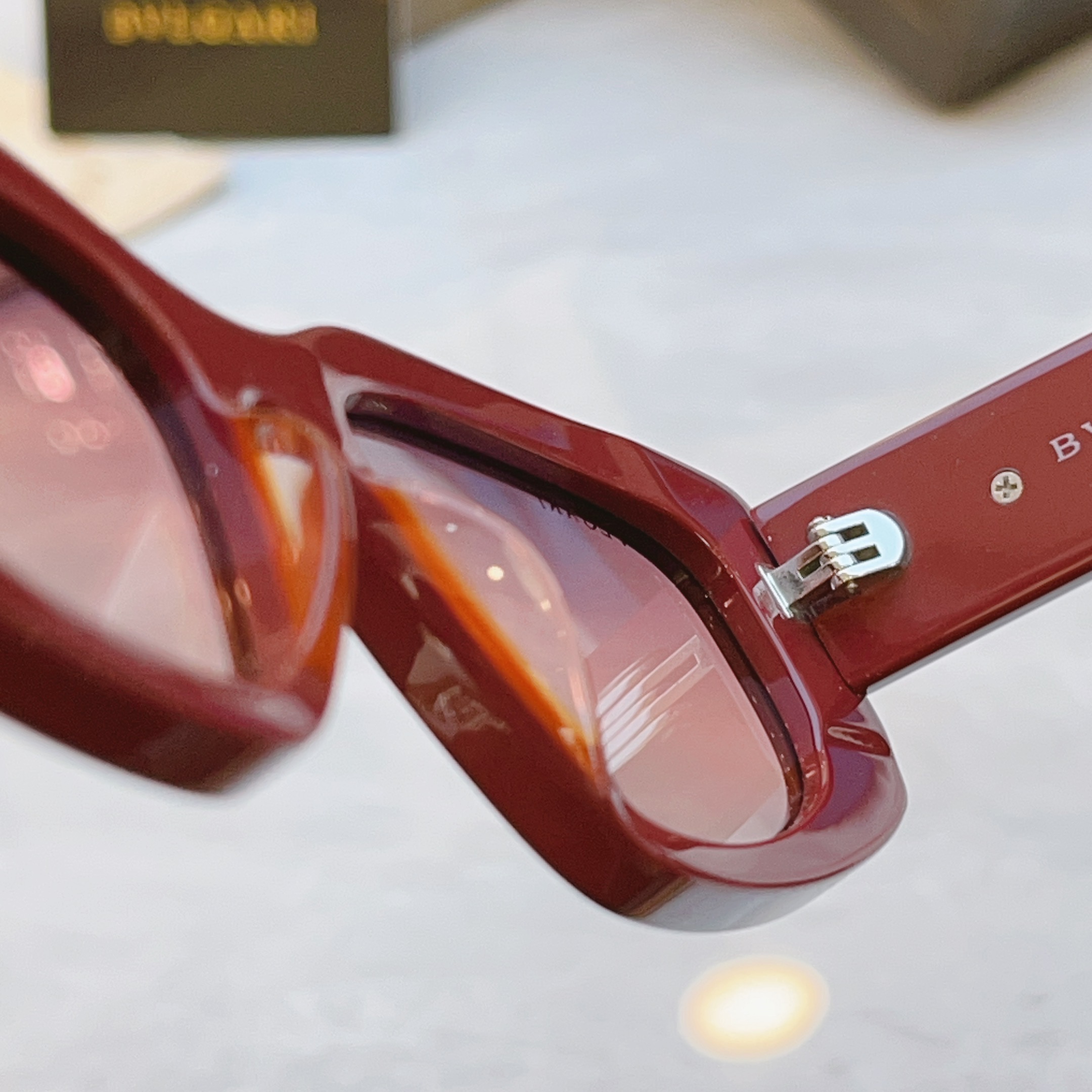 ，【BVLGA*】宝格*丽新款太阳镜，MODEL：BV 40014l，SIZE：53口18-145