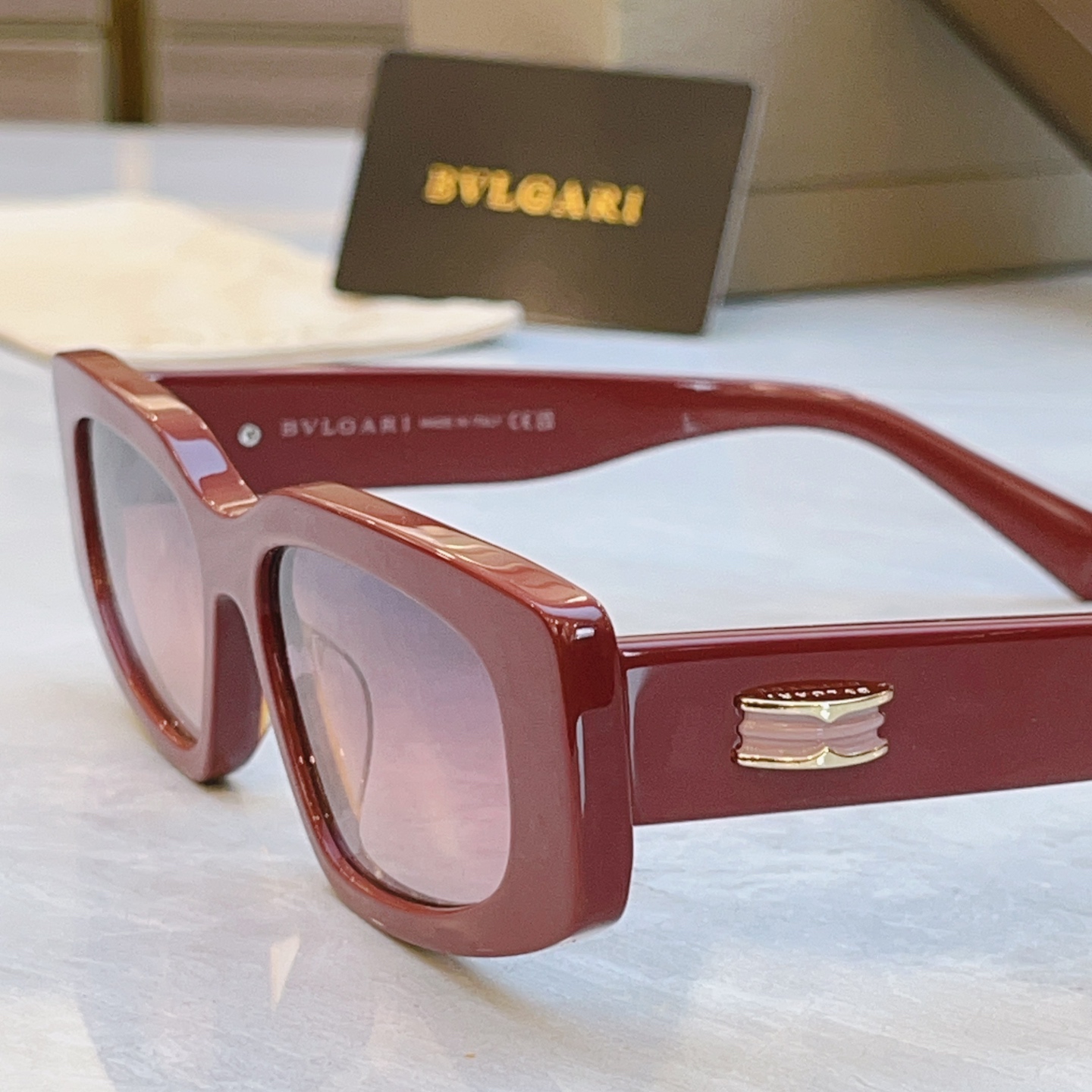 ，【BVLGA*】宝格*丽新款太阳镜，MODEL：BV 40014l，SIZE：53口18-145