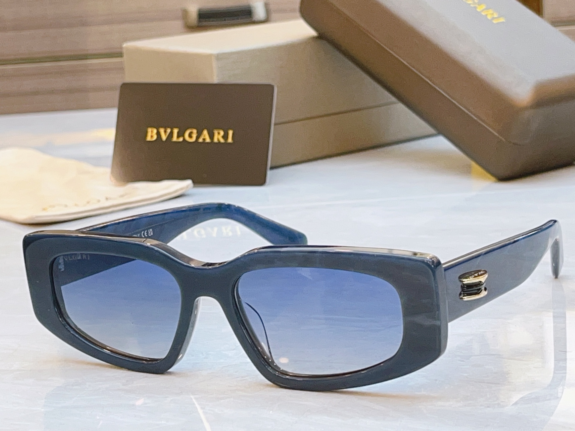 NO:553567,,【BVLGA*】Bvlgari new sunglasses, MODELBV 40014l,SIZE53 mouth 18-145 glasses sunglasses, glasses,bottega veneta,bvlgari19860909,【BVLGA*】宝格*丽新款太阳镜, MODELBV 40014l,SIZE53口18-145眼镜墨镜太阳镜,眼镜,bottega veneta,bvlgari,glasses