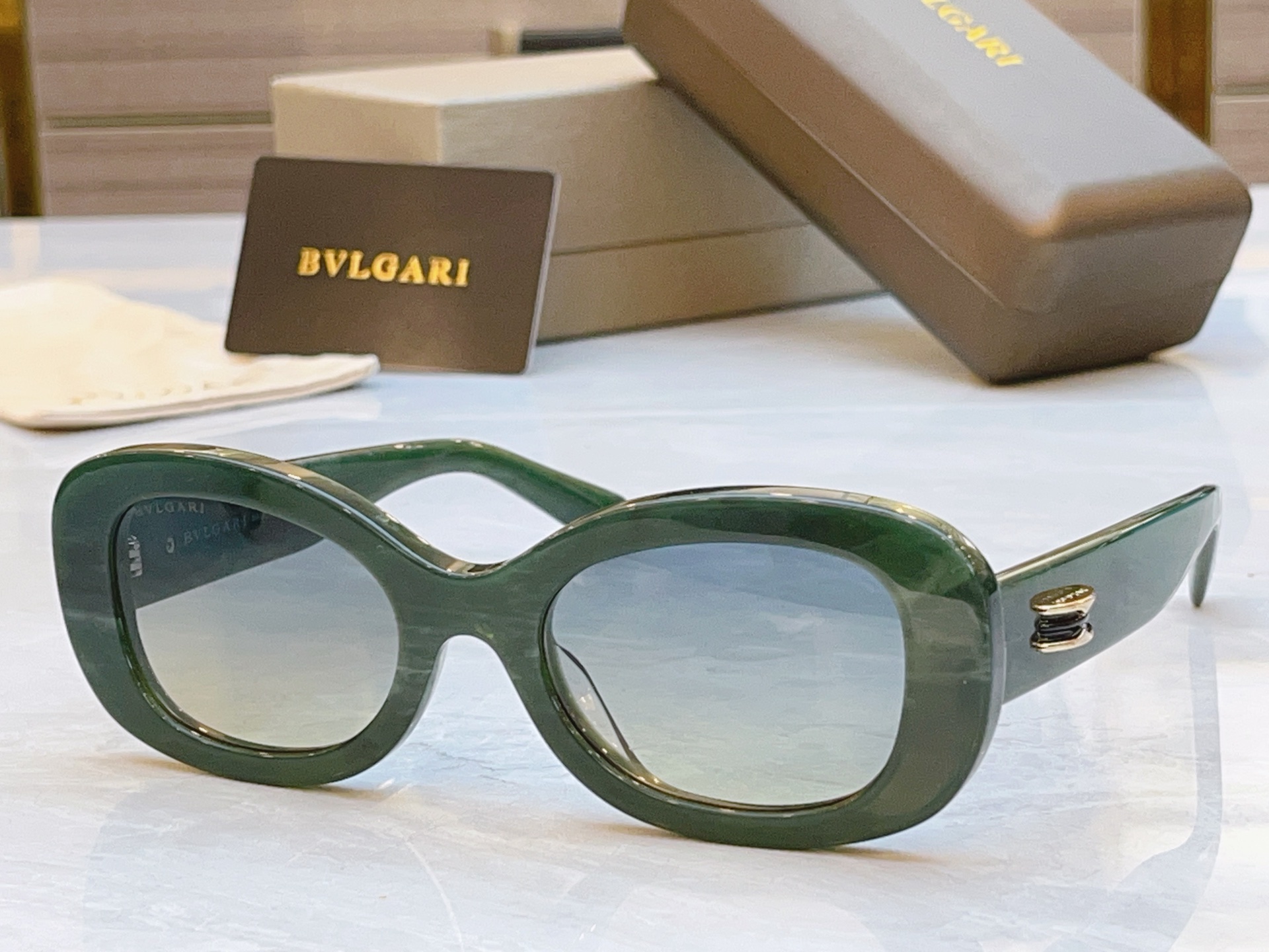 ，【BVLGA*】宝格*丽新款太阳镜，MODEL：BV 40039I，SIZE：51口23-145
