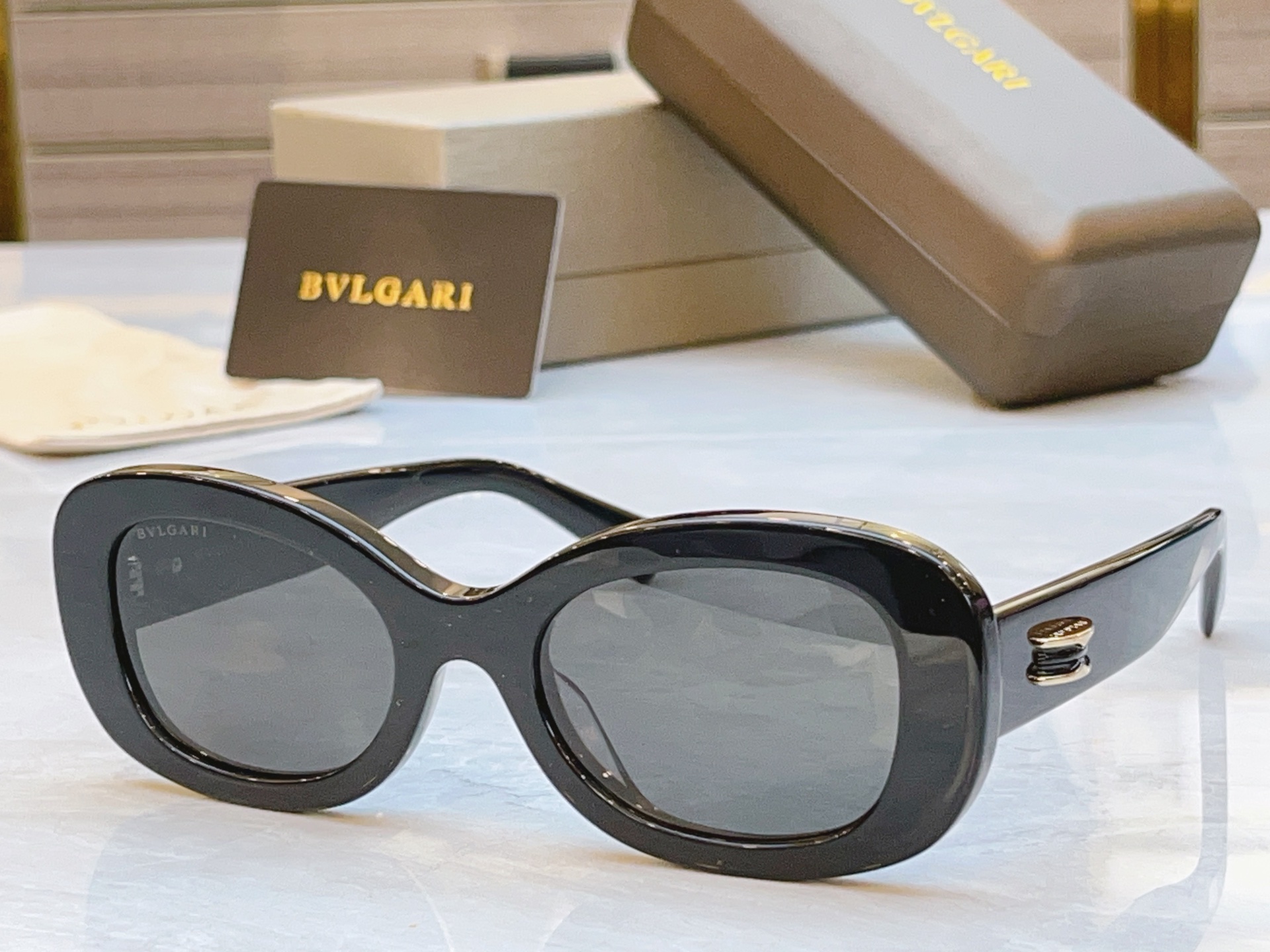 ，【BVLGA*】宝格*丽新款太阳镜，MODEL：BV 40039I，SIZE：51口23-145