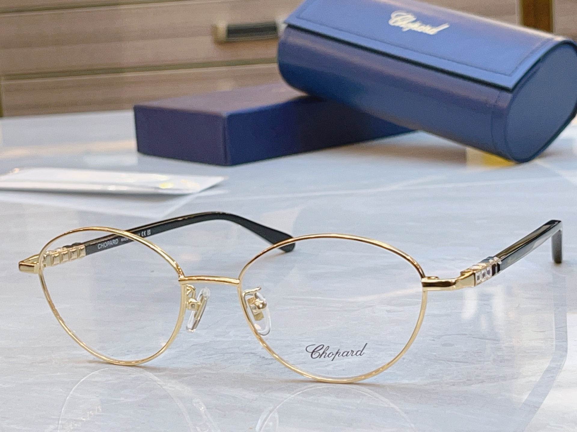 NO:553570,,【Chopar*】Chopard new sunglasses,MODELVCHG15J,SIZE52 mouth 19-140 glasses sunglasses,glasses,chopard19860909,【Chopar*】肖*邦新款太阳镜,MODELVCHG15J,SIZE52口19-140眼镜墨镜太阳镜,眼镜,chopard,glasses