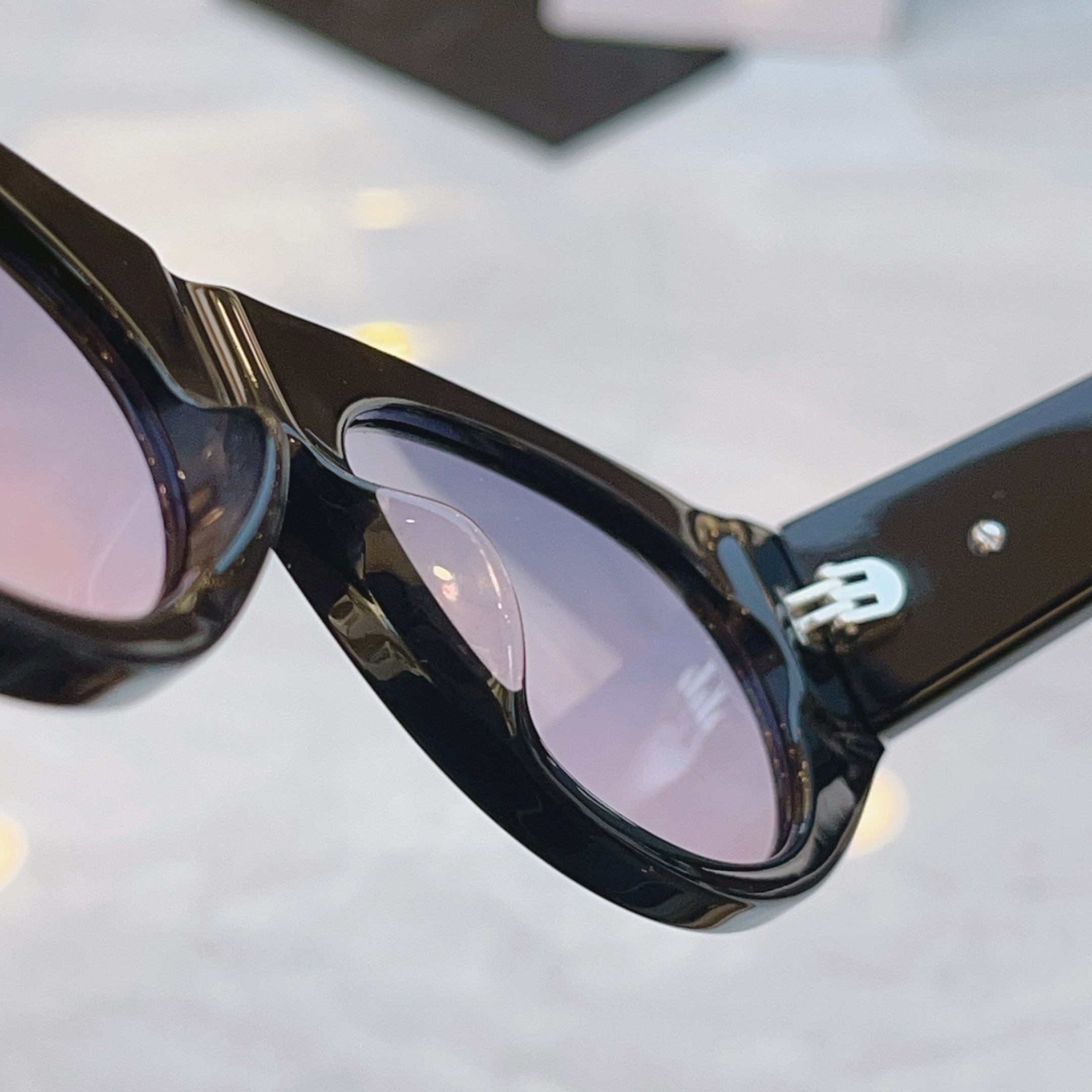 ，【DIO* 】迪*奥新款太阳镜，MODEL：Dior Glow B2F，SIZE：56口18-147