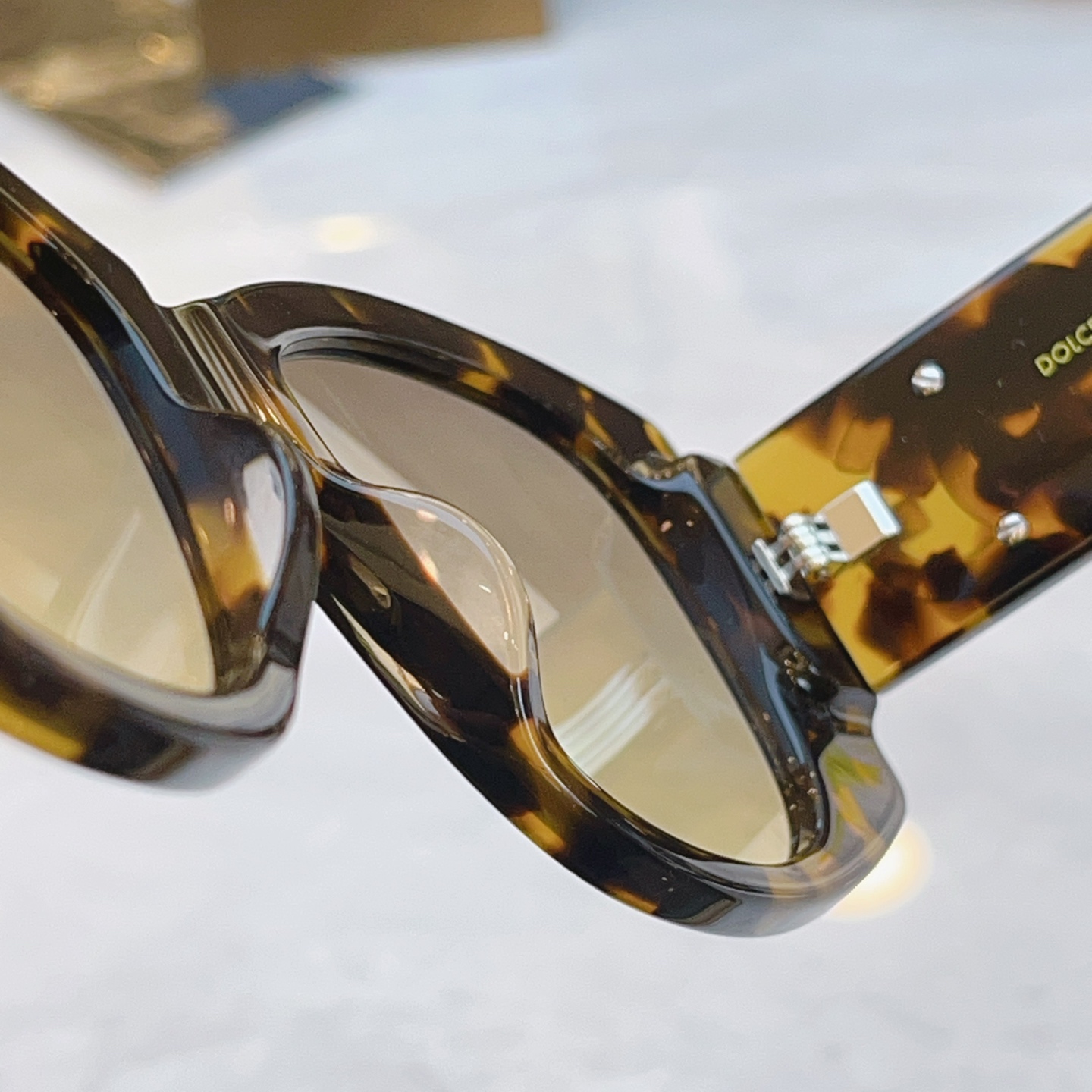 ，【DOLCE & GABBAN*】D*G新款太阳镜，MODEL：DG4501，SIZE：55口19-1