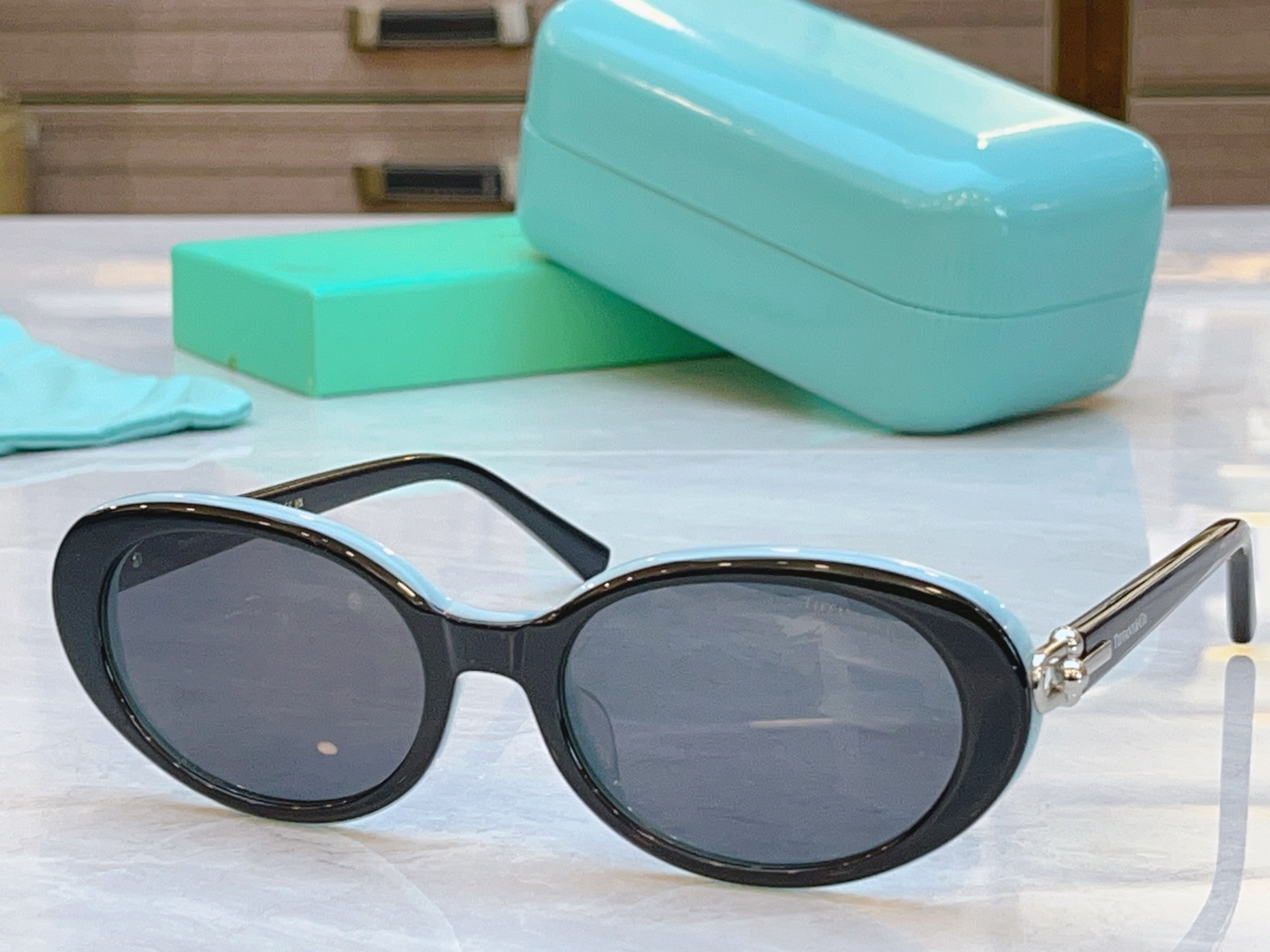 ，【Tiffany & Co.】蒂芙*尼新款太阳镜，Mod：TF4242D，Size：55口19-140