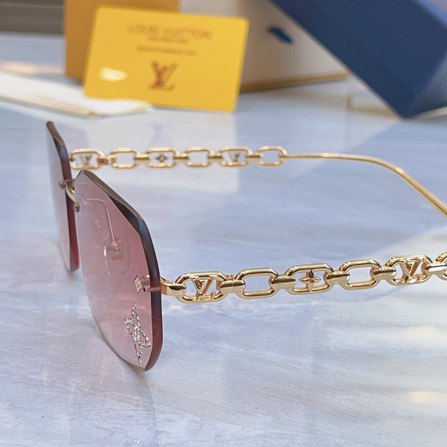 ，【LOUIS VUITTO*】路易*威登新款太阳镜，MODEL：Z2053U，SIZE：63口18-1