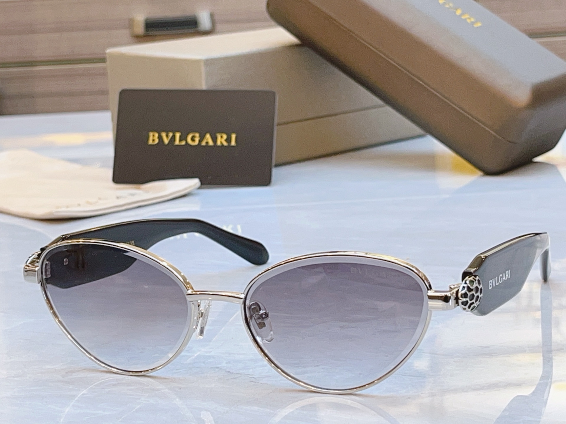 ，【BVLGA*】宝格*丽新款太阳镜，MODEL：BV 9030B，SIZE：58口17-143