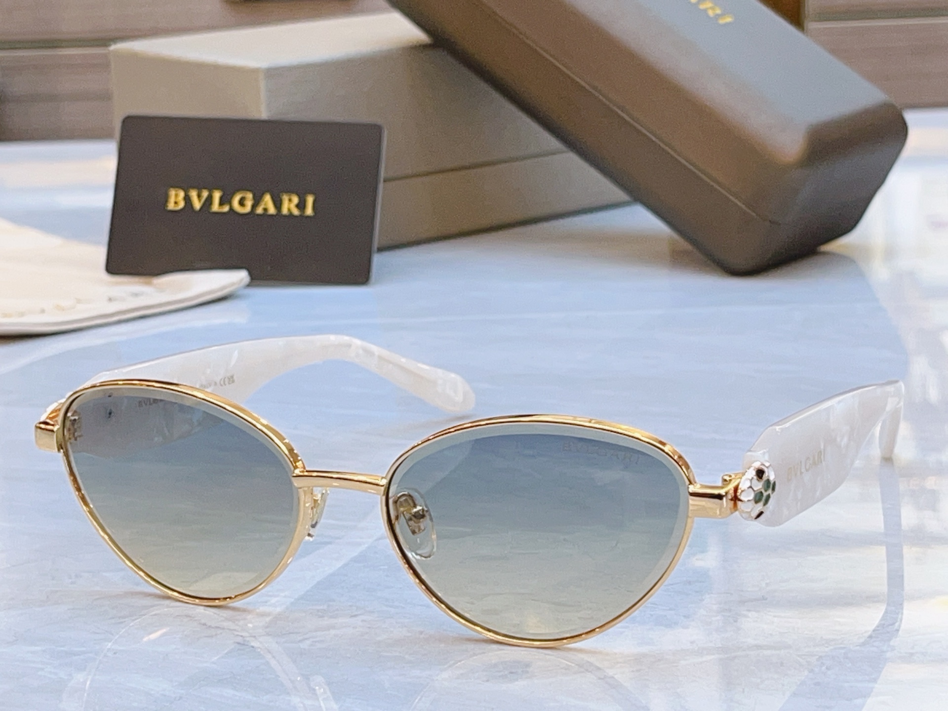 ，【BVLGA*】宝格*丽新款太阳镜，MODEL：BV 9030B，SIZE：58口17-143