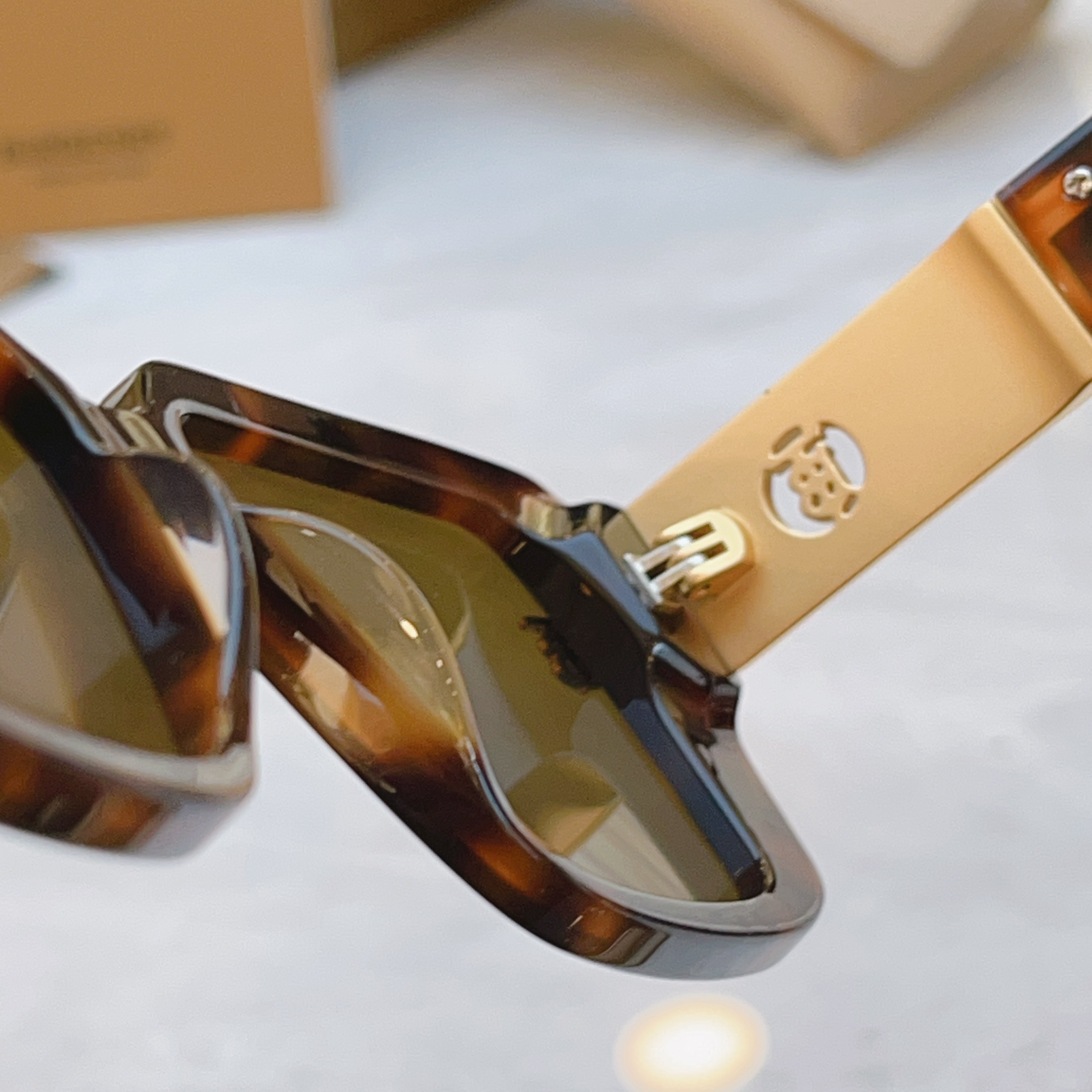 ，【BURBERR*】巴宝*莉新款太阳镜，MODEL：BE6009，SIZE：62口14-140