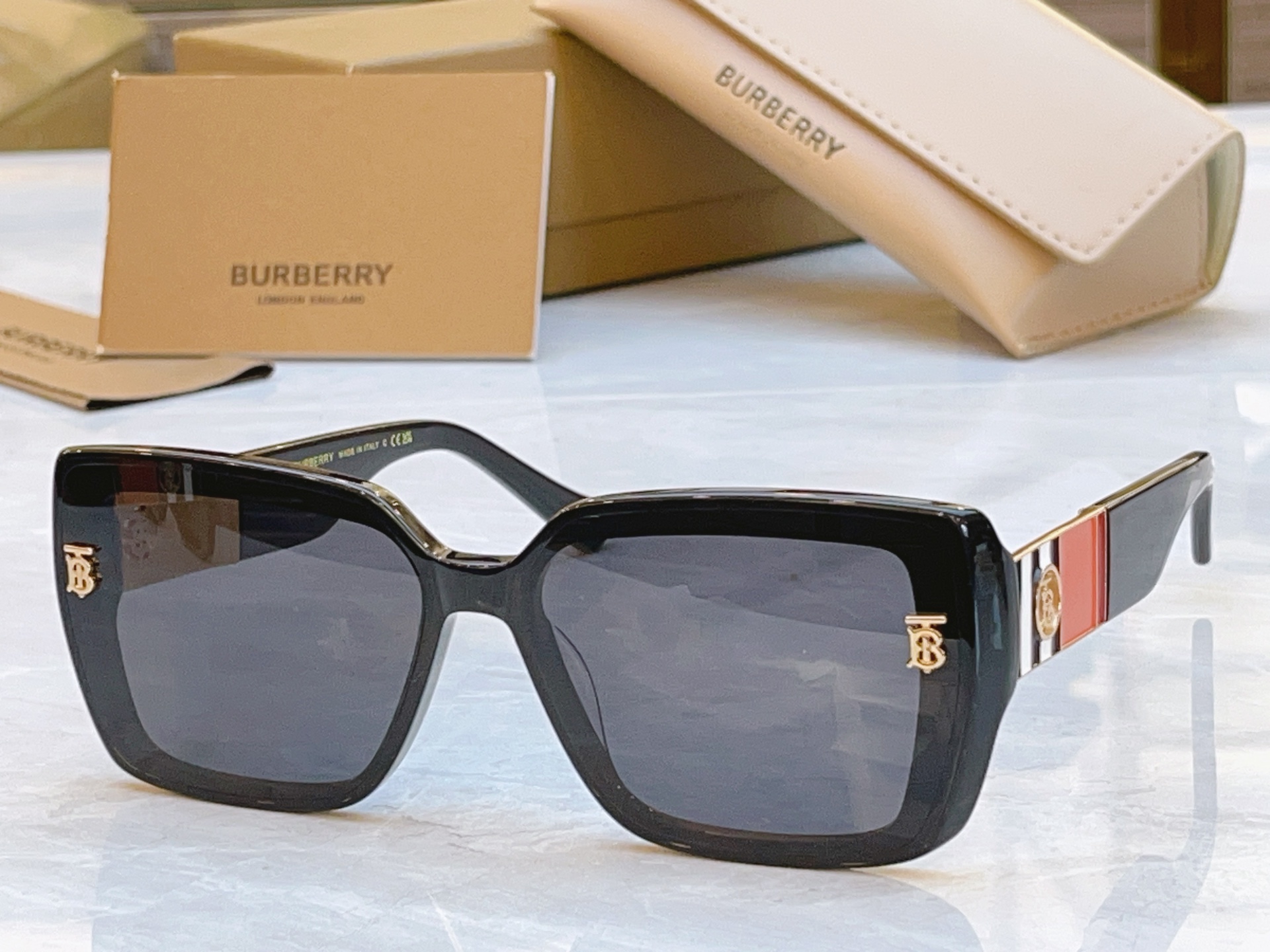 ，【BURBERR*】巴宝*莉新款太阳镜，MODEL：BE6009，SIZE：62口14-140