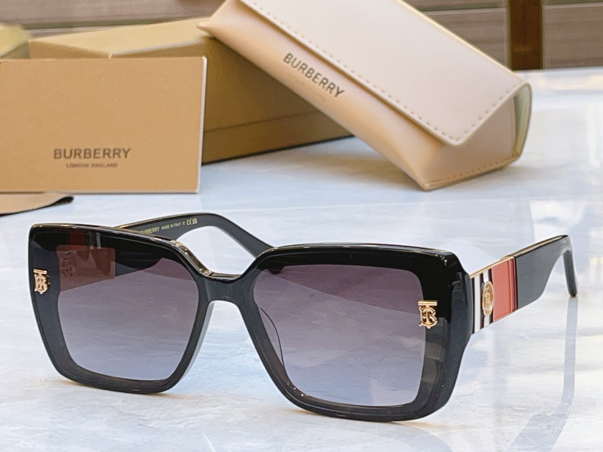 ，【BURBERR*】巴宝*莉新款太阳镜，MODEL：BE6009，SIZE：62口14-140