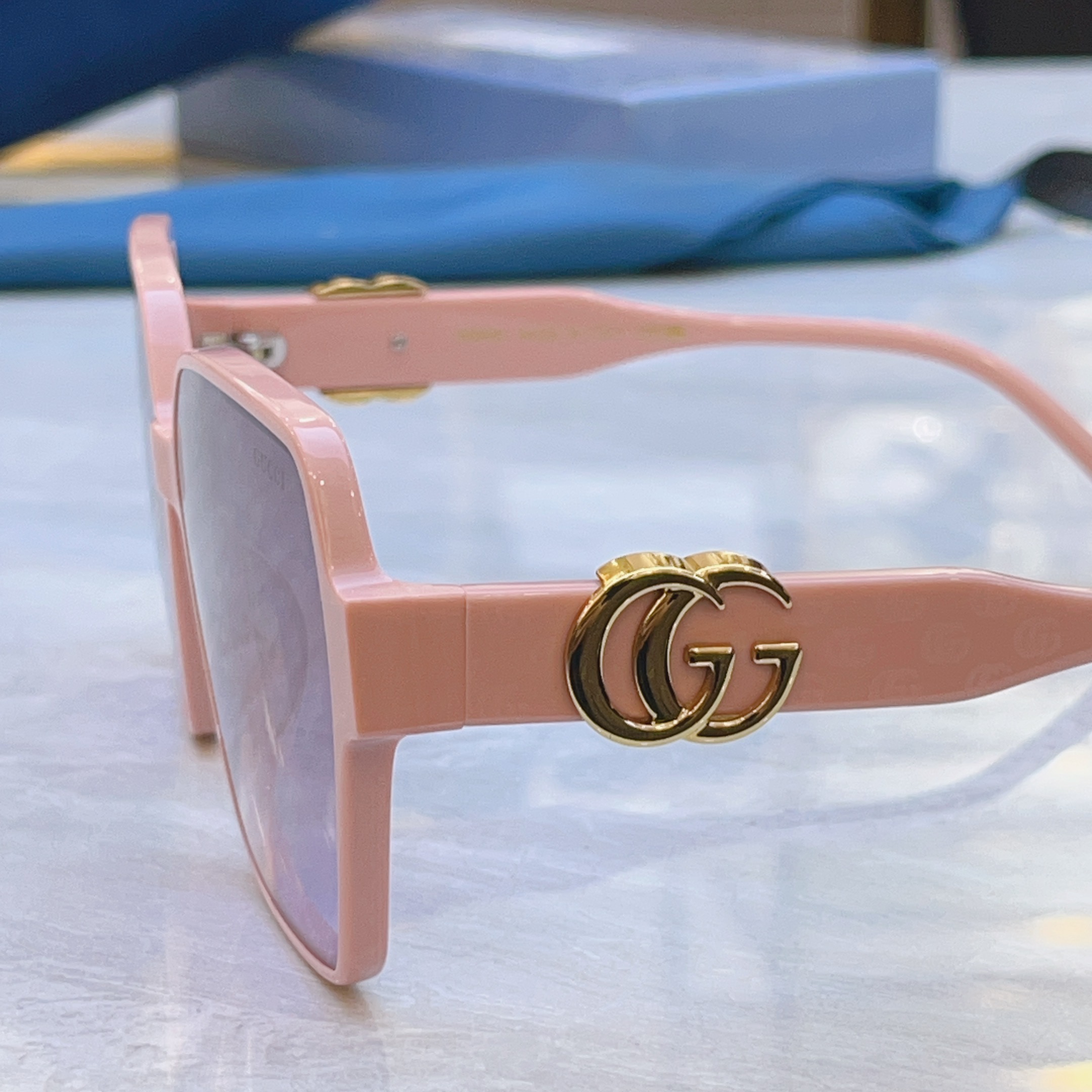 ，【GUCC*】古*驰新款太阳镜，MODEL：GG1646 ，SIZE：61口15-140