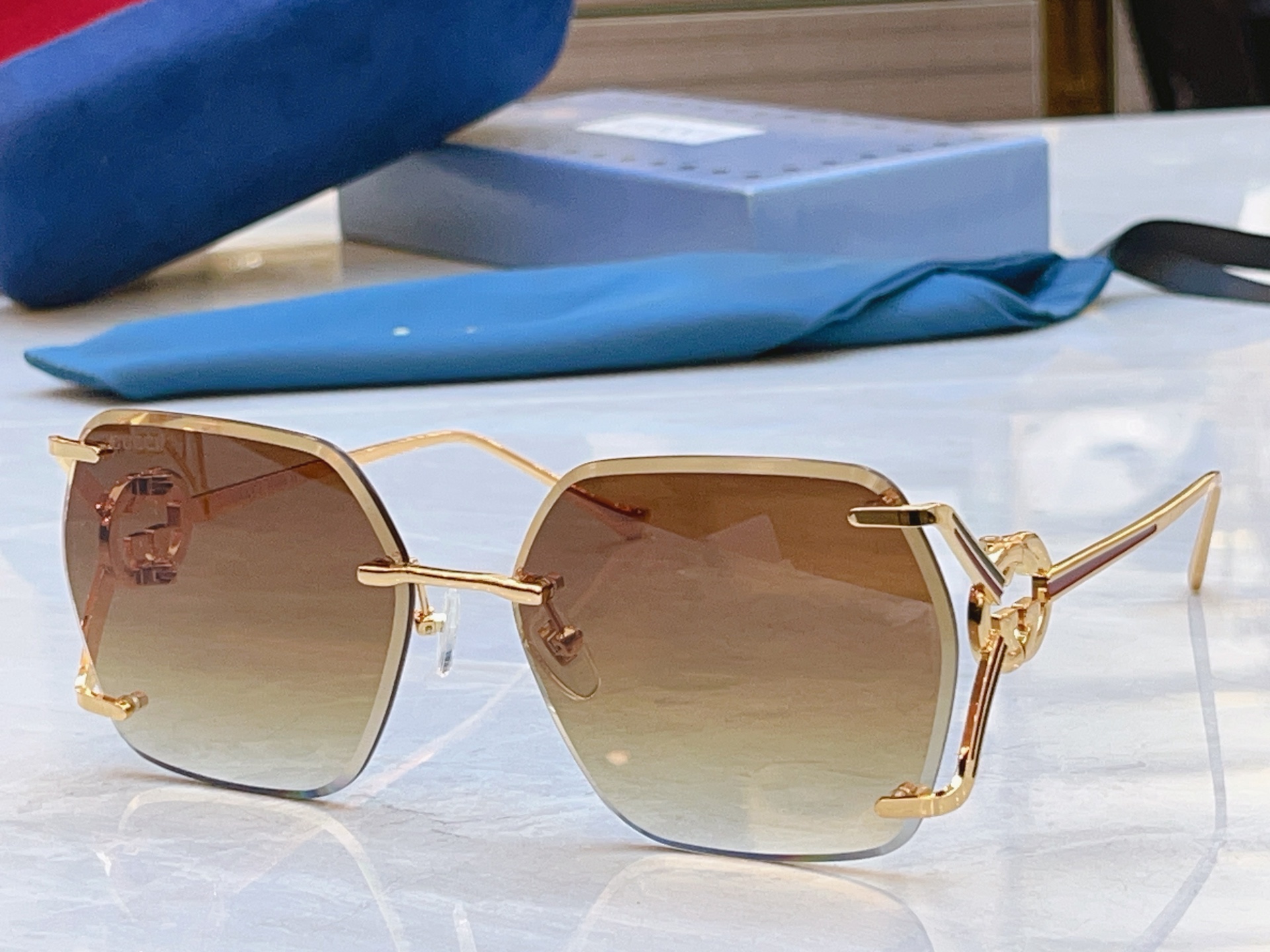 ，【GUCC*】古*驰新款太阳镜，MODEL：GG1668L，SIZE：62口18-132