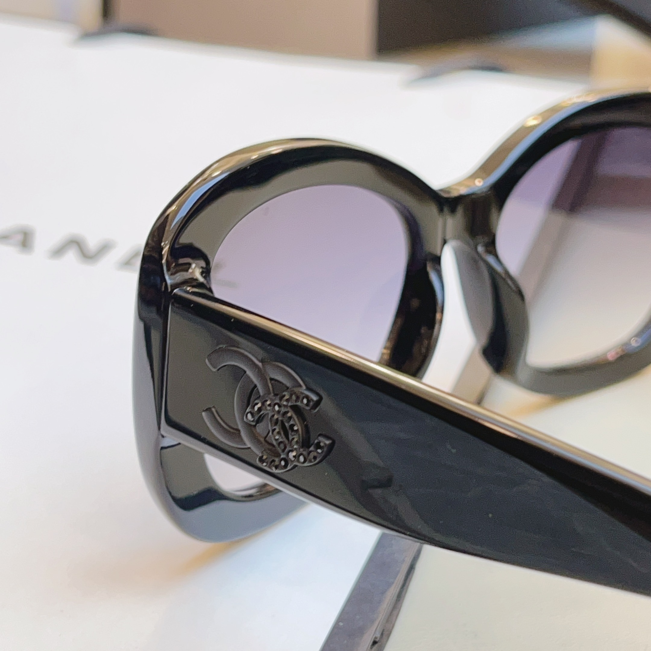 ，【CHAN*】香奈*儿新款太阳镜，高版本✨✨MODEL：CH5468-B-A，SIZE：56口18-1