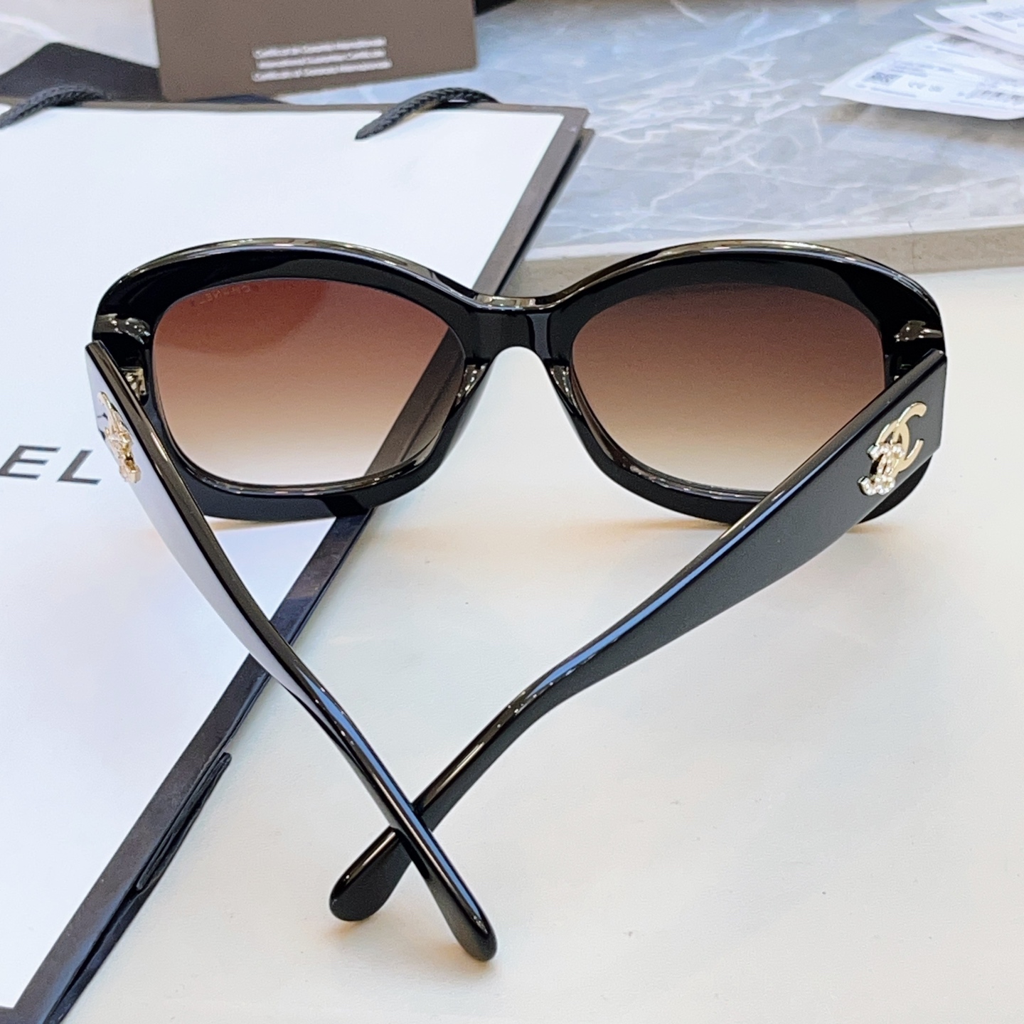 ，【CHAN*】香奈*儿新款太阳镜，高版本✨✨MODEL：CH5468-B-A，SIZE：56口18-1