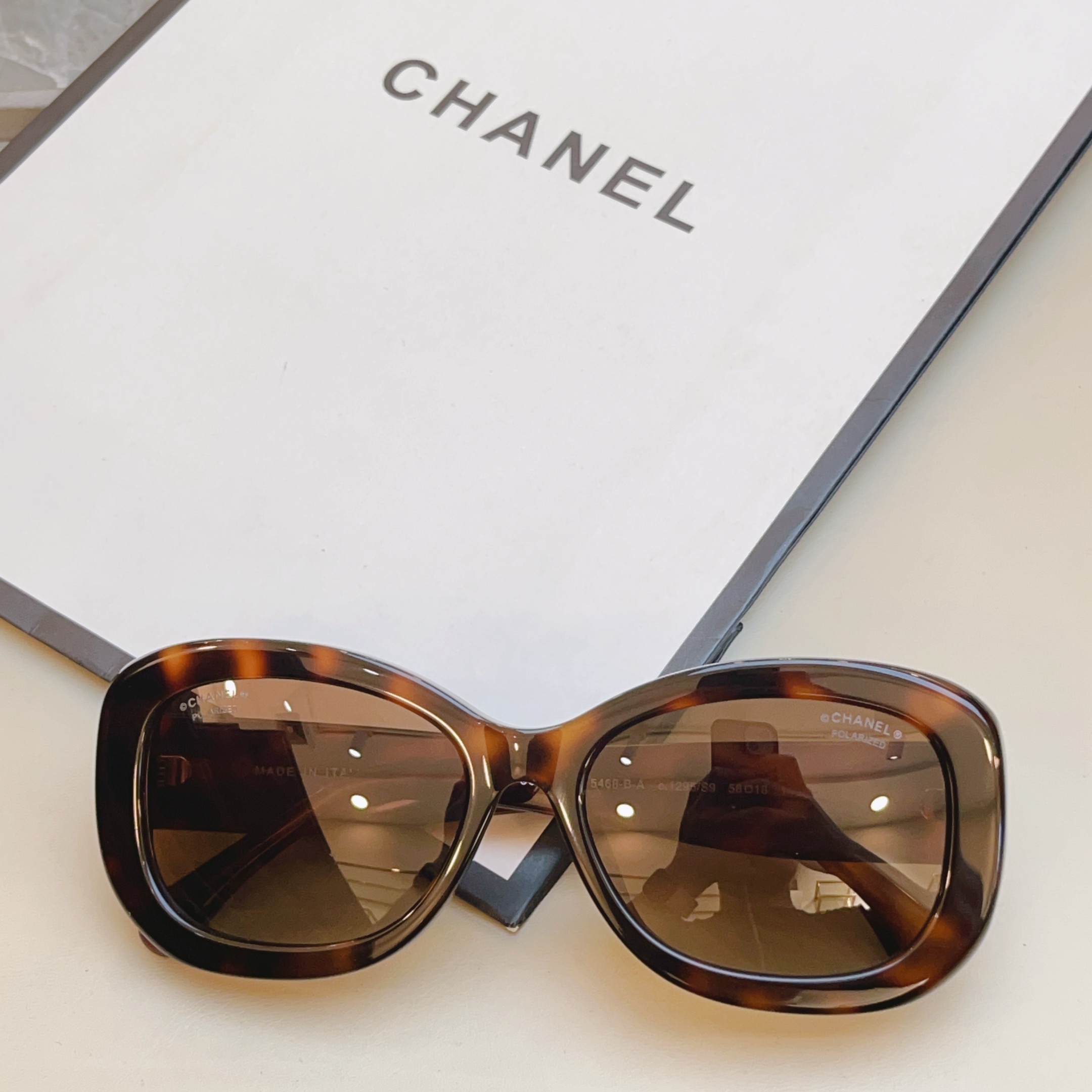 ，【CHAN*】香奈*儿新款太阳镜，高版本✨✨MODEL：CH5468-B-A，SIZE：56口18-1