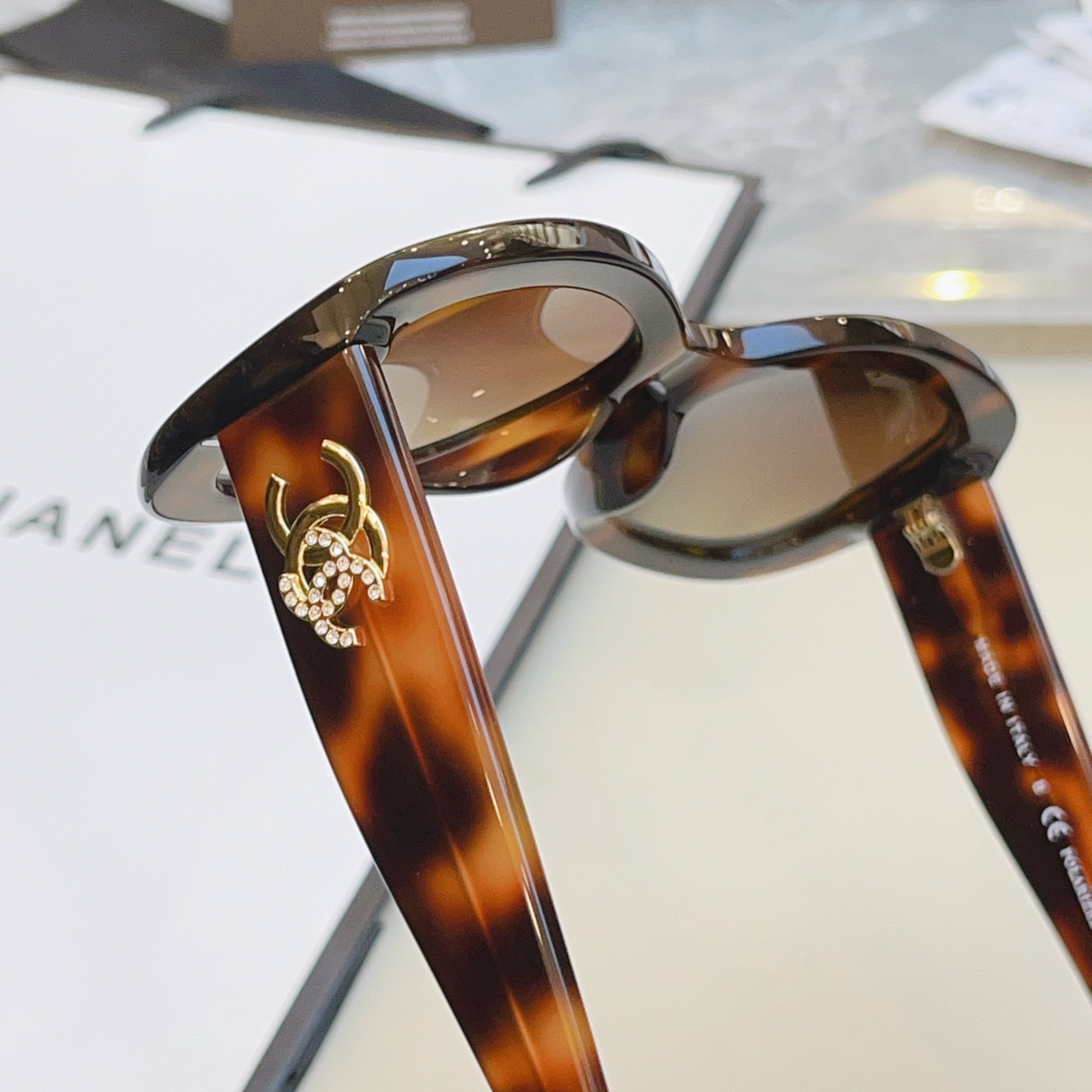 ，【CHAN*】香奈*儿新款太阳镜，高版本✨✨MODEL：CH5468-B-A，SIZE：56口18-1