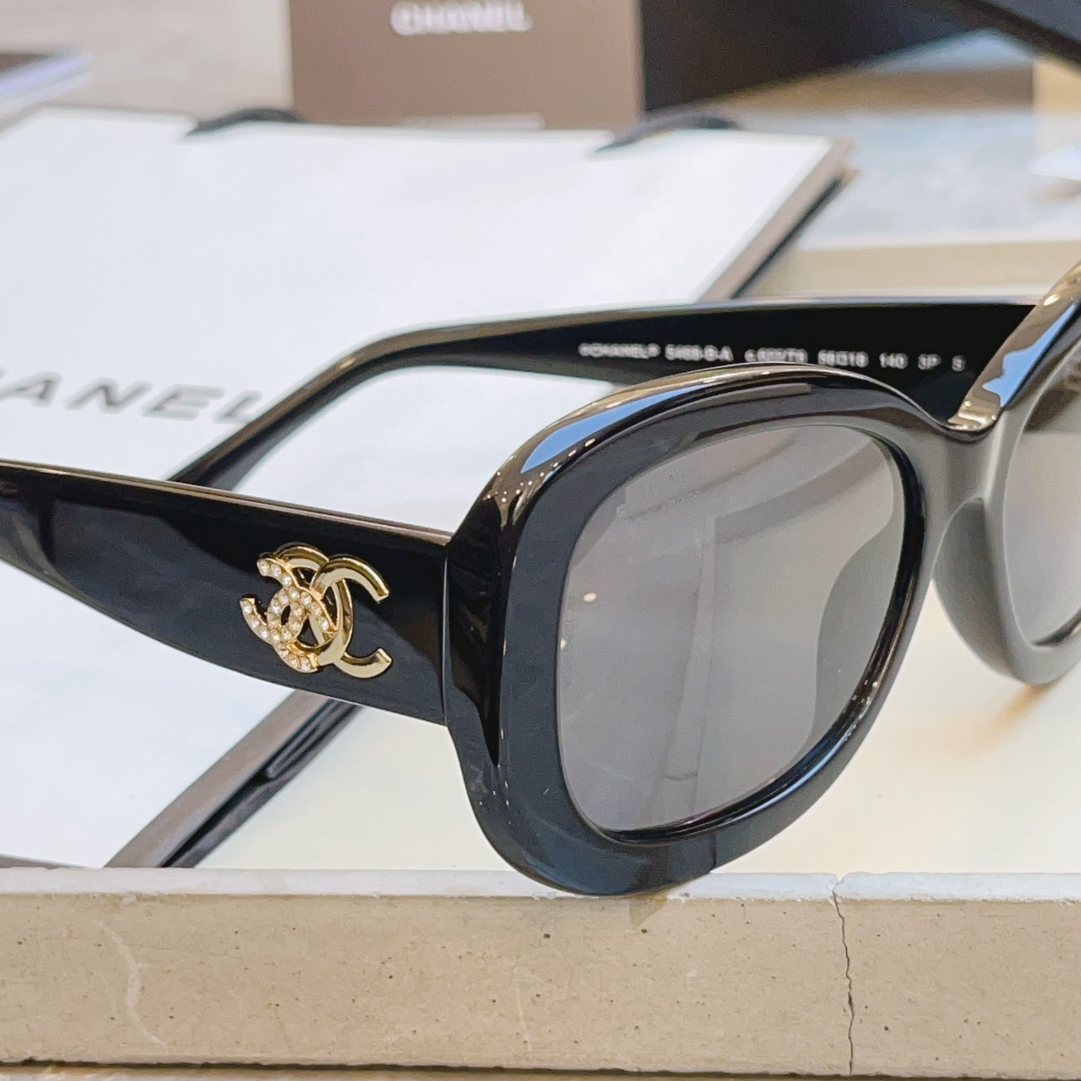 ，【CHAN*】香奈*儿新款太阳镜，高版本✨✨MODEL：CH5468-B-A，SIZE：56口18-1