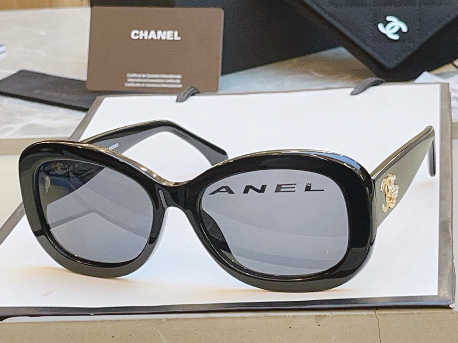 ，【CHAN*】香奈*儿新款太阳镜，高版本✨✨MODEL：CH5468-B-A，SIZE：56口18-1