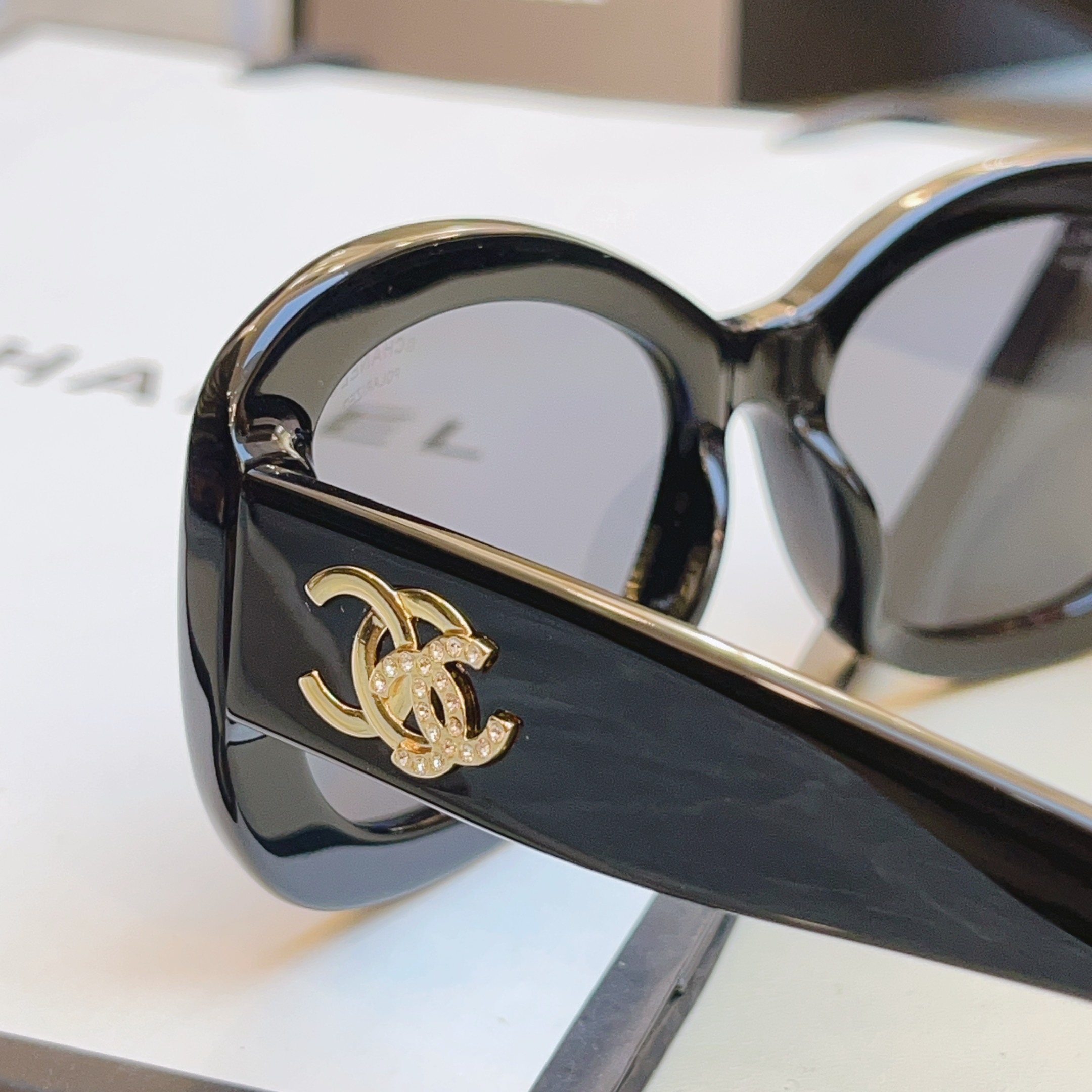 ，【CHAN*】香奈*儿新款太阳镜，高版本✨✨MODEL：CH5468-B-A，SIZE：56口18-1