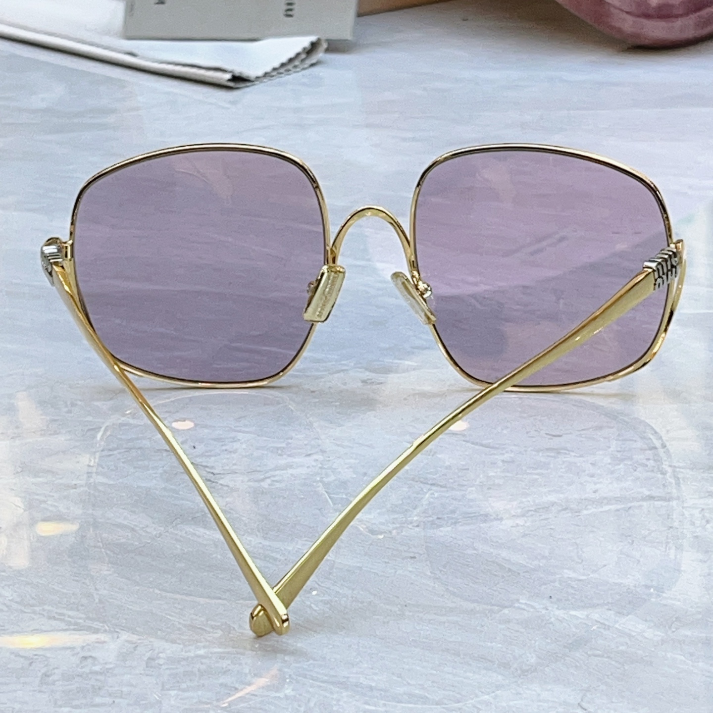 ，【MIUMI*】缪*缪新款太阳镜🕶️，Mod:SMU 57，SIZE:57口20-140