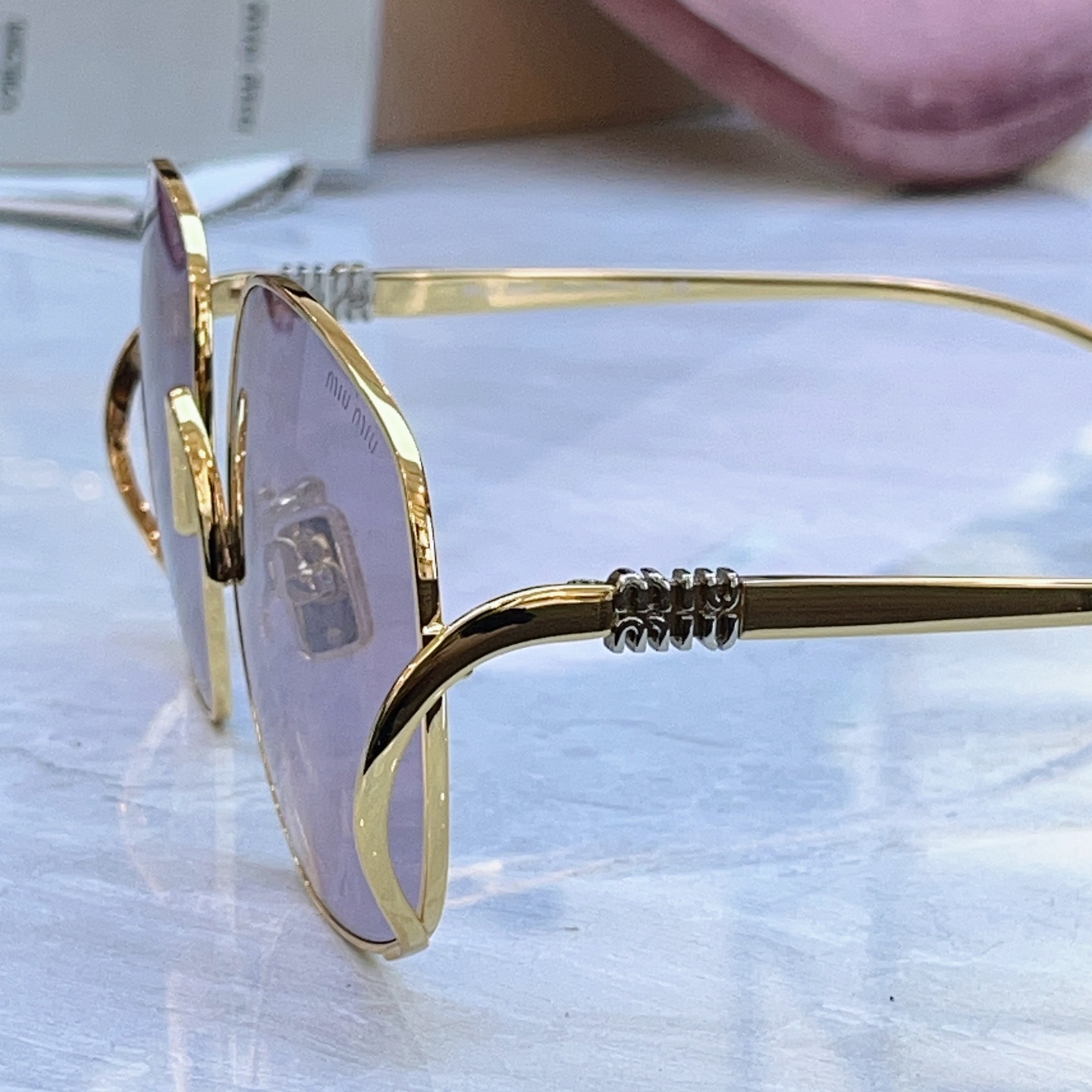 ，【MIUMI*】缪*缪新款太阳镜🕶️，Mod:SMU 57，SIZE:57口20-140