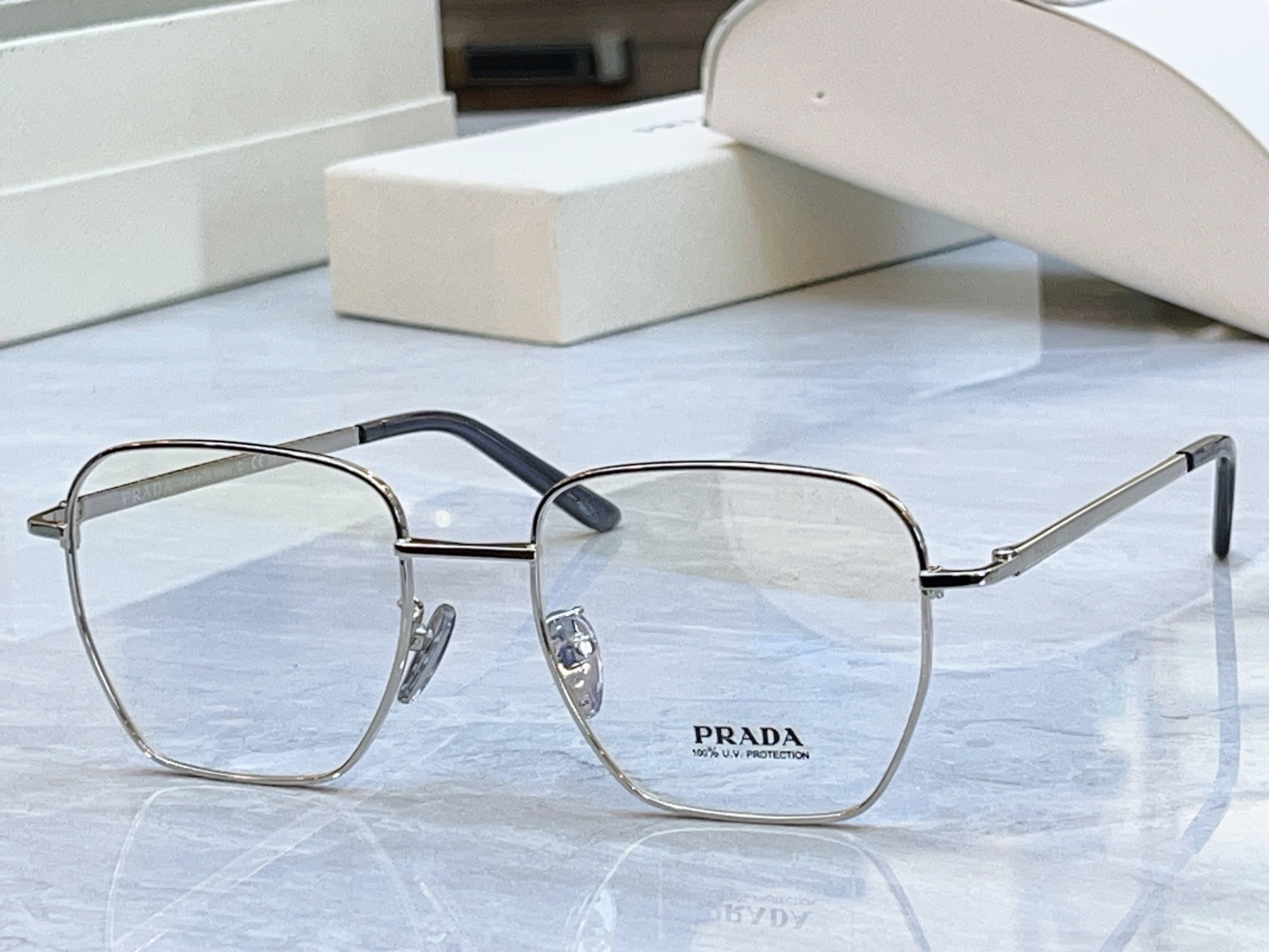 ，【PRAD*】普拉*达新款太阳镜🕶️，MODEL：PR C51VD，SIZE：51口20-145