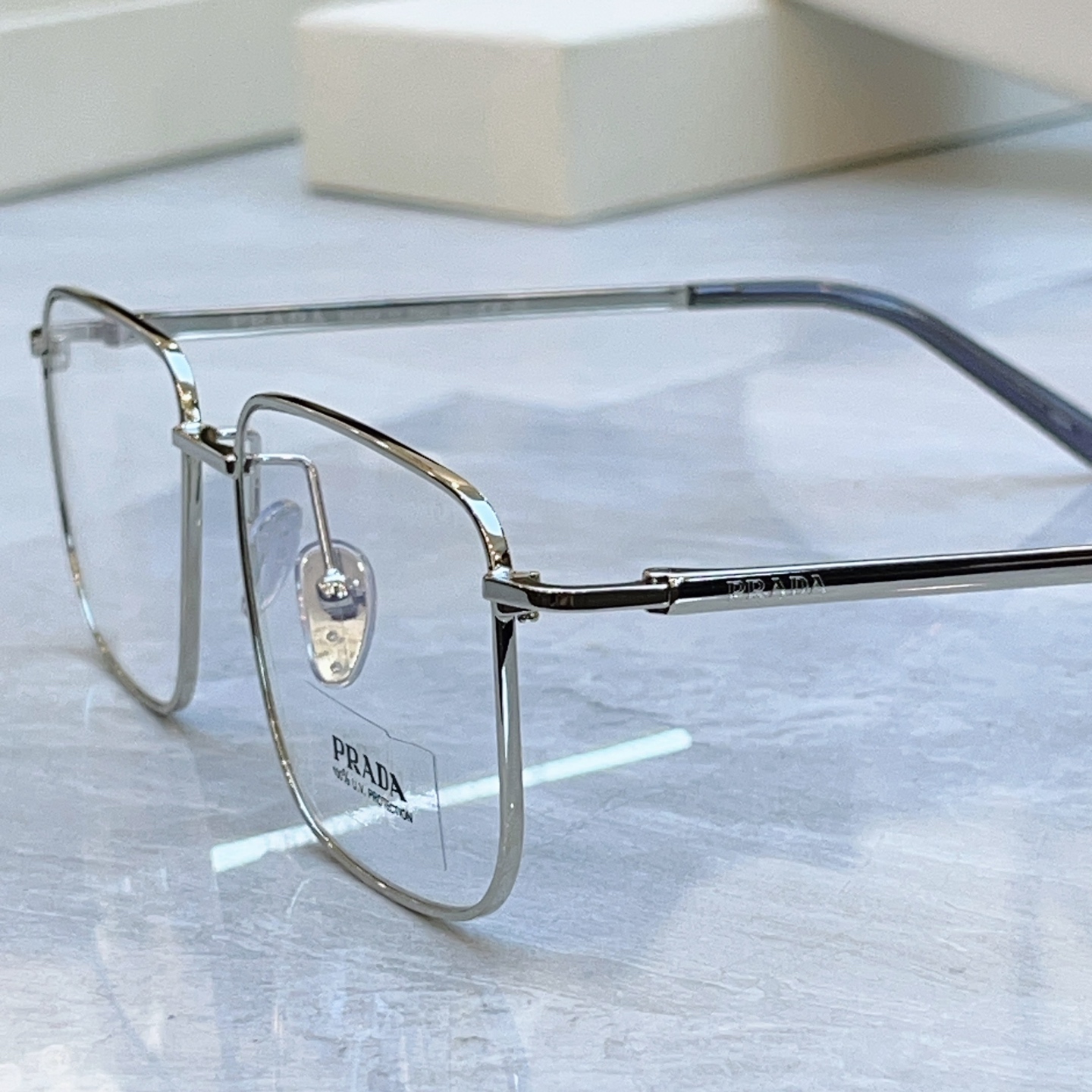 ，【PRAD*】普拉*达新款太阳镜🕶️，MODEL：PR C52VD，SIZE：52口17-145