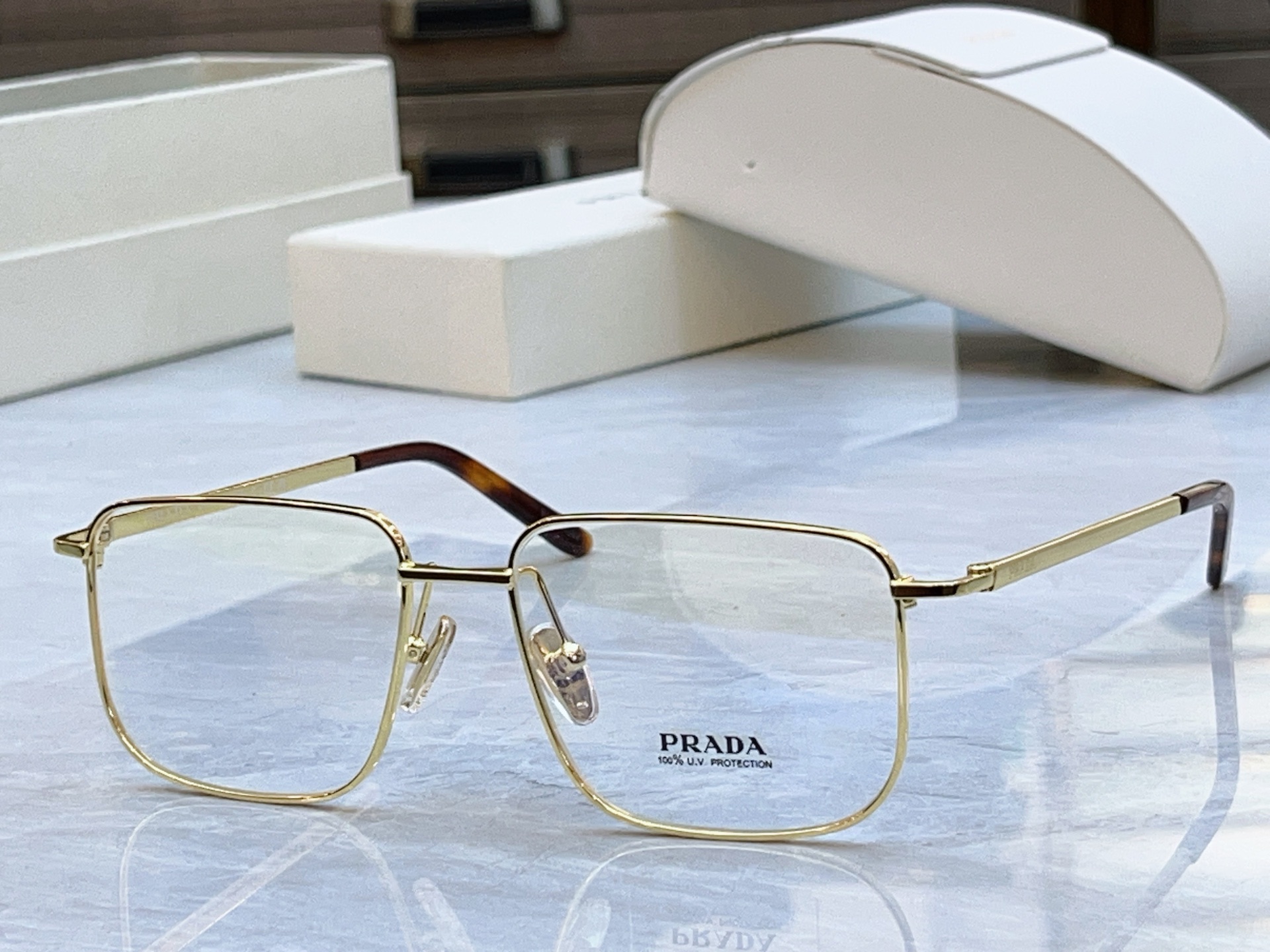 ，【PRAD*】普拉*达新款太阳镜🕶️，MODEL：PR C52VD，SIZE：52口17-145
