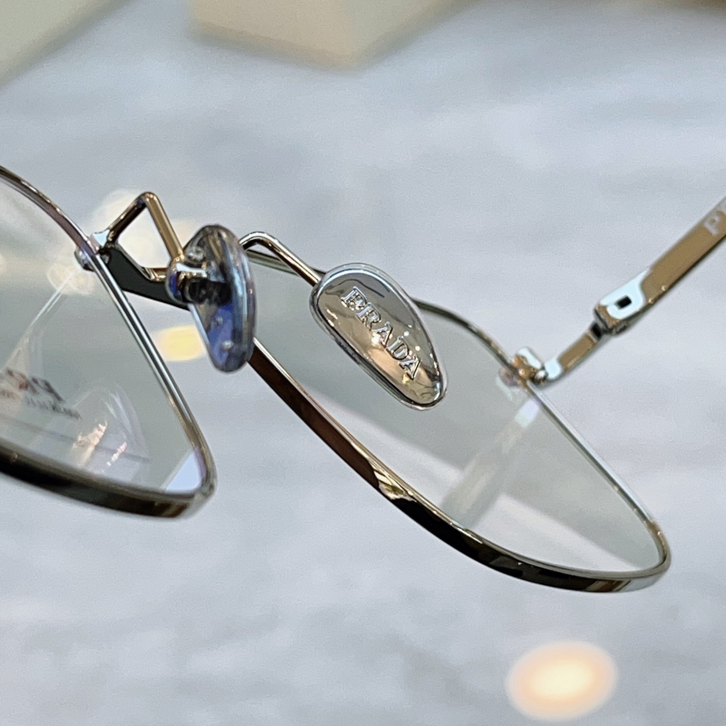 ，【PRAD*】普拉*达新款太阳镜🕶️，MODEL：PR C52VD，SIZE：52口17-145