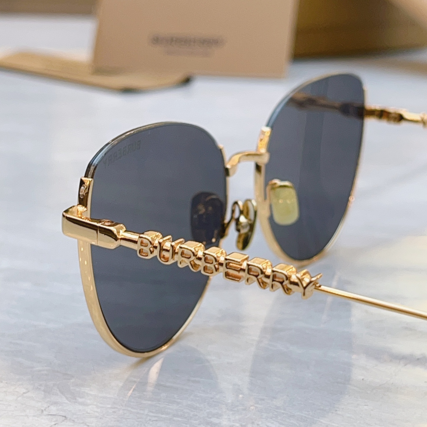 ，【BURBERR*】巴宝*莉新款太阳镜，MODEL：BE3144，SIZE：57口19-145