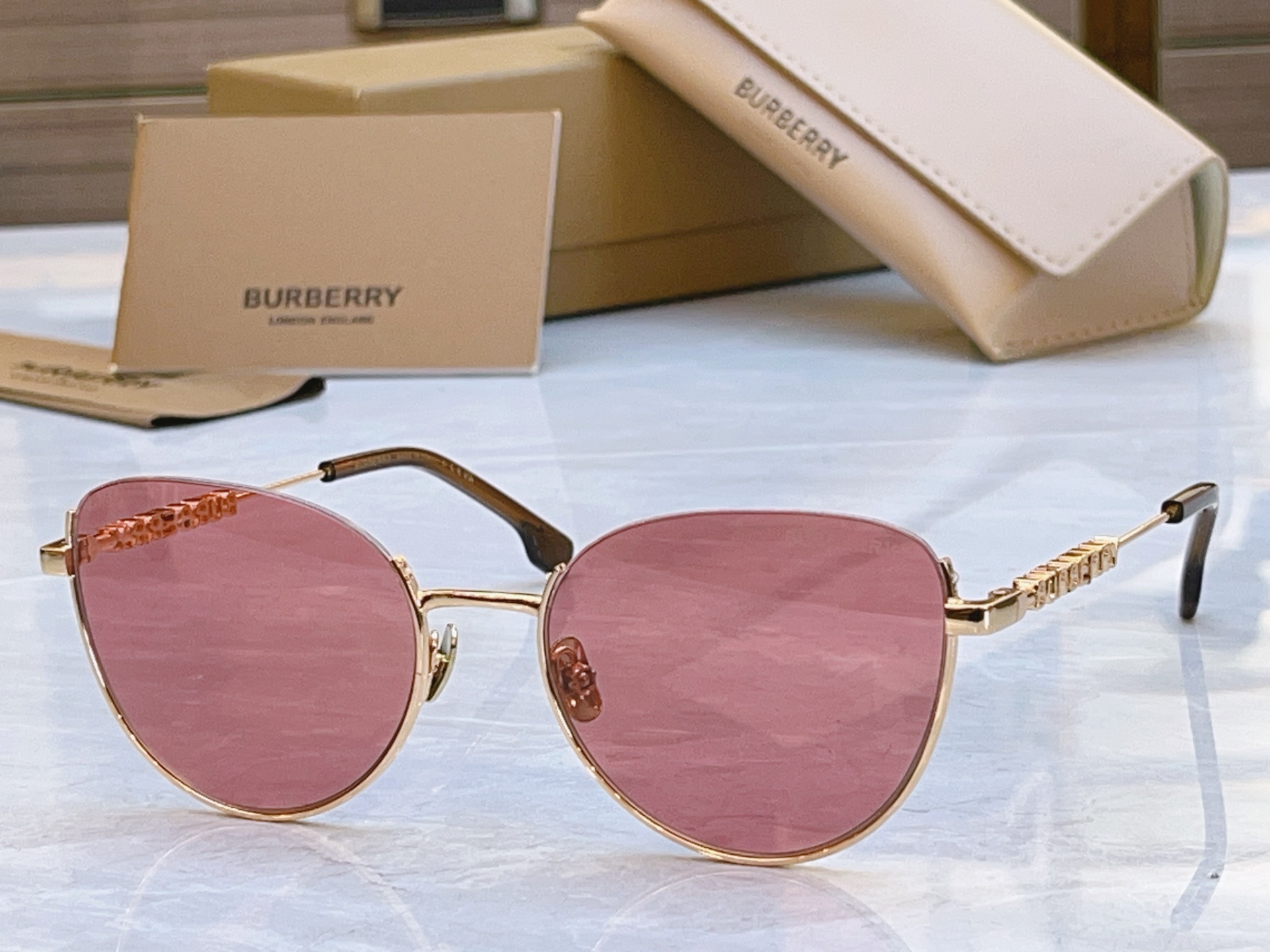 ，【BURBERR*】巴宝*莉新款太阳镜，MODEL：BE3144，SIZE：57口19-145